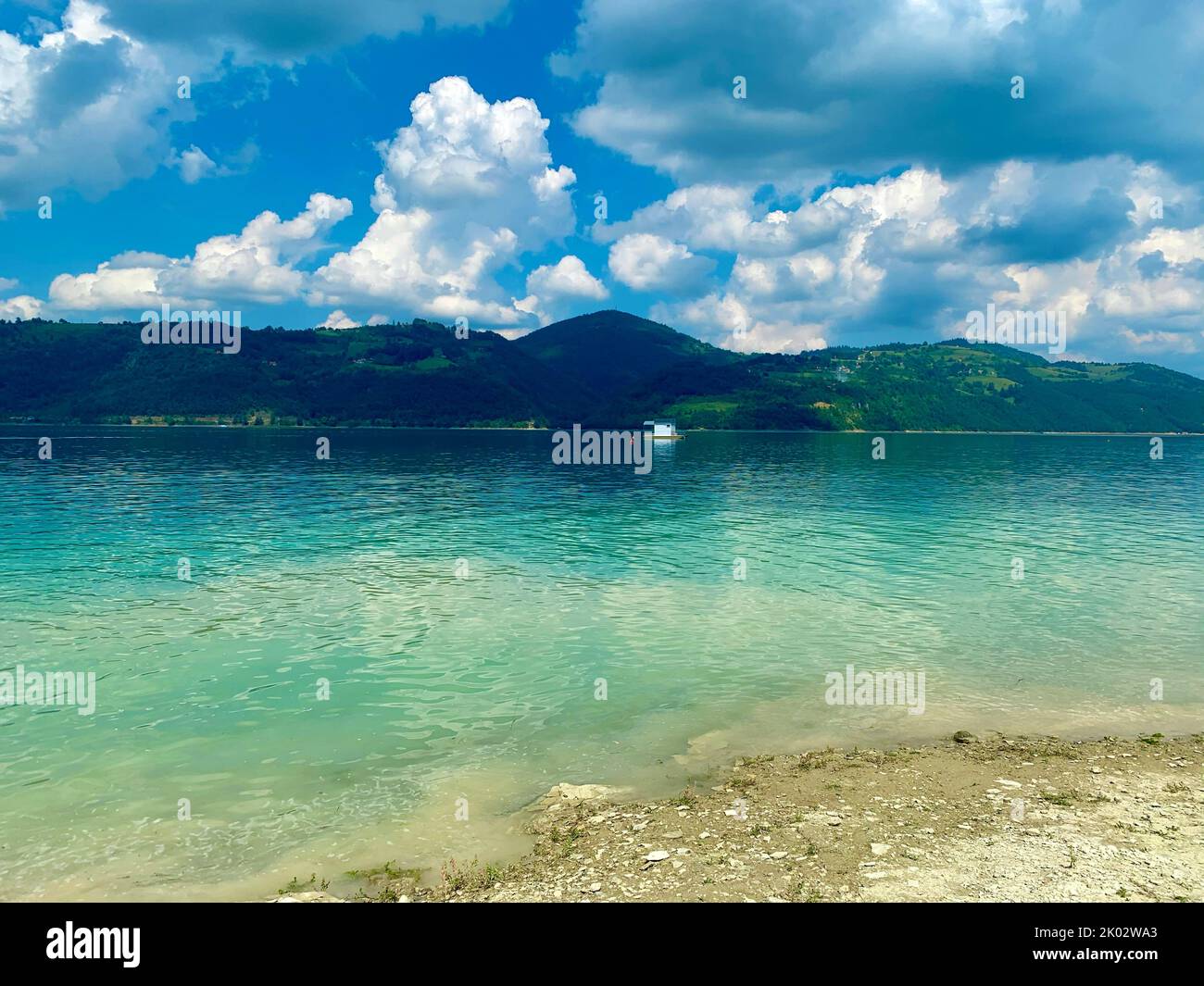 Der majestätische See Zlatar in der Nähe von Nova Varos, Serbien Stockfoto