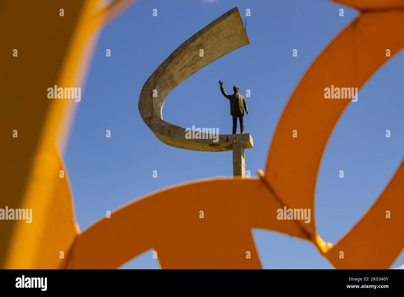 Brasília, Bundesdistrikt, Brasilien – 23. Juli 2022: Detail der Denkmäler im JK-Denkmal, Architekturprojekt von Oscar Niemeyer. Stockfoto