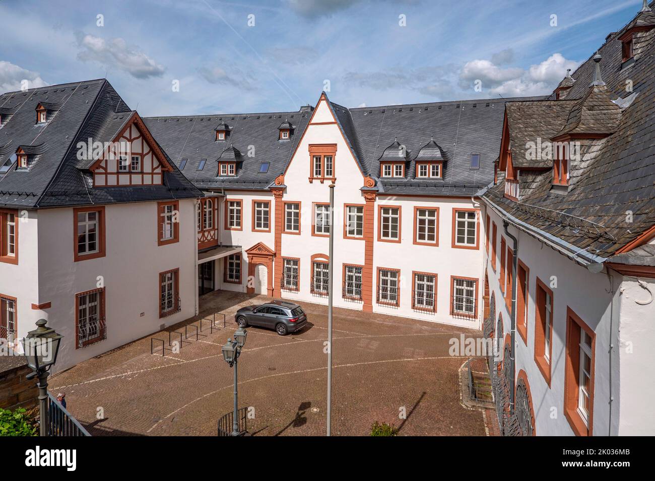 Haus Warsberg, Sitz der VG-Verwaltung, Saarburg, Saartal, Naturpark Saar-Hunsrück, Rheinland-Pfalz, Deutschland, Europa Stockfoto