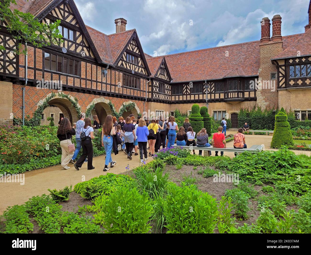 Schloss Cecilienhof im Neuen Gartenlandschaftspark im englischen Landhausstil, Sitz der Potsdamer Konferenz, Potsdam, Brandenburg, Deutschland Stockfoto