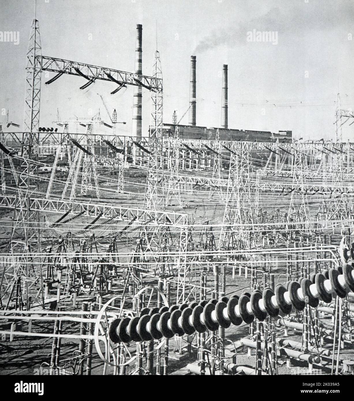 sowjetisches Kraftwerk aus dem 20.. Jahrhundert. 1970. Stockfoto