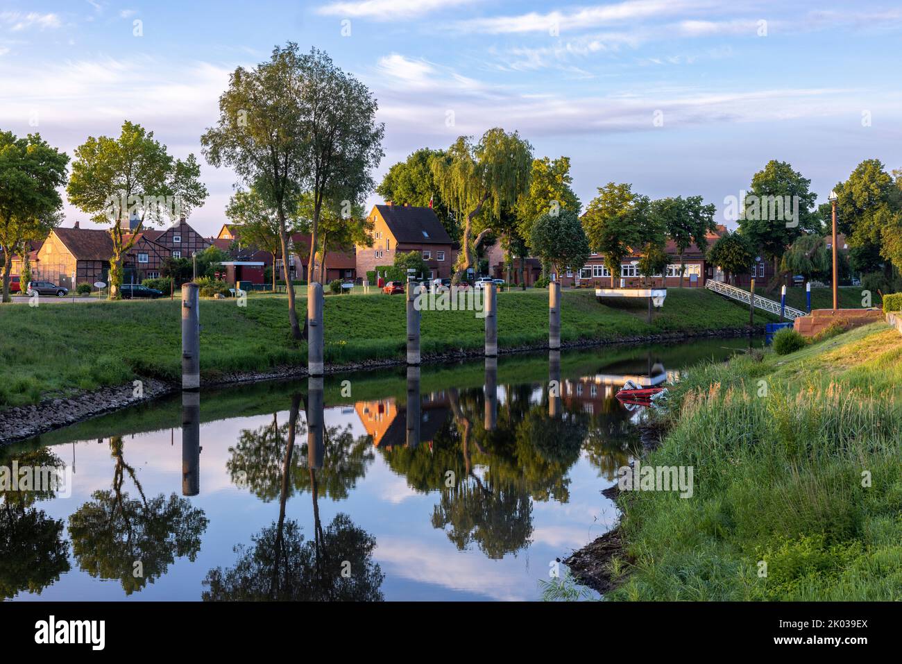 Blick auf die Jeetzel und die Altstadt von Hitzacker Stockfoto