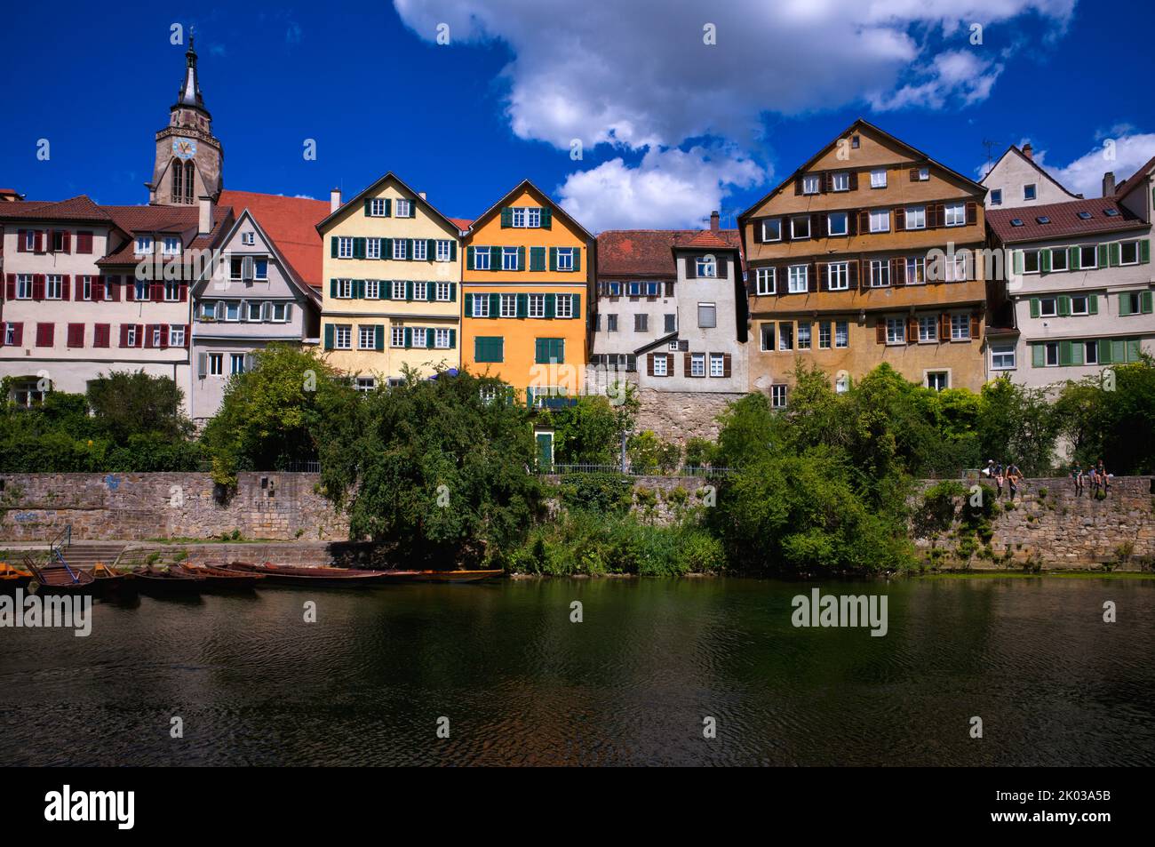 Blick über den Neckar zur Altstadt, den Stempeln, der Stiftskirche St. Georg, Tübingen, Baden-Württemberg, Deutschland Stockfoto