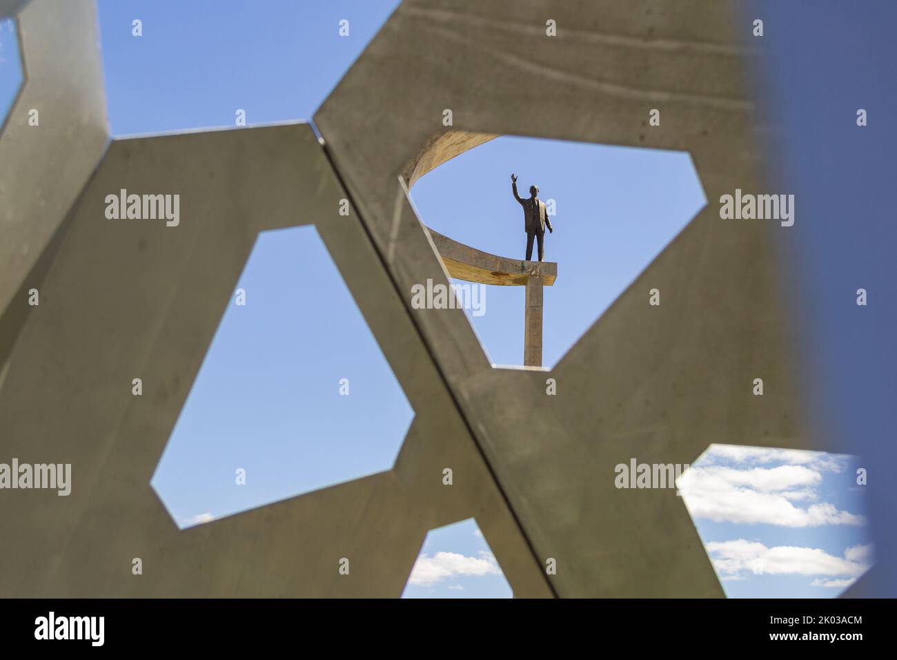 Brasília, Bundesdistrikt, Brasilien – 23. Juli 2022: Detail der Denkmäler im JK-Denkmal, Architekturprojekt von Oscar Niemeyer. Stockfoto