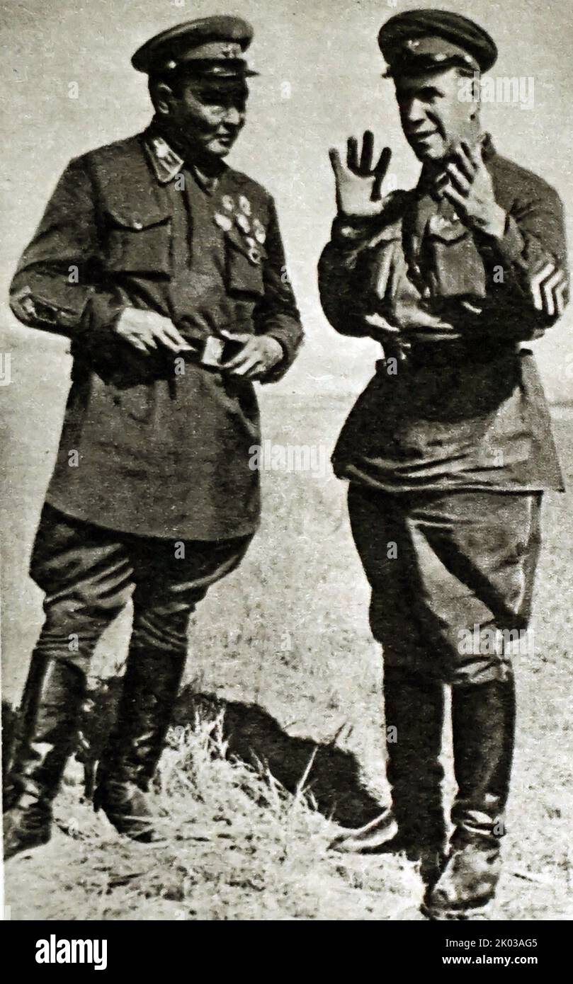 H. Choibalsan und der Kommandeur der 1. Armeegruppe G. K. Schukow. Stockfoto