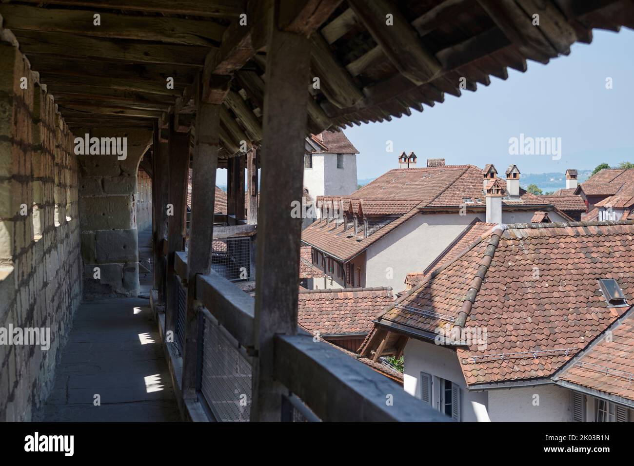 Schweiz, Murten, Stadtmauer, Blick über die Stadt Stockfoto