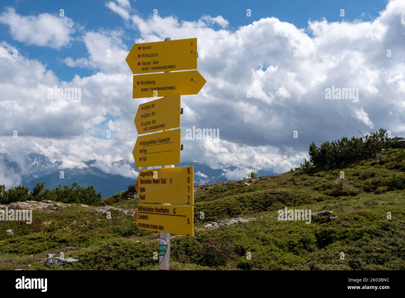 Wegweiser, Europäischer Fernwanderweg E5, Alpine Crossing, Venet, Tirol, Österreich Stockfoto