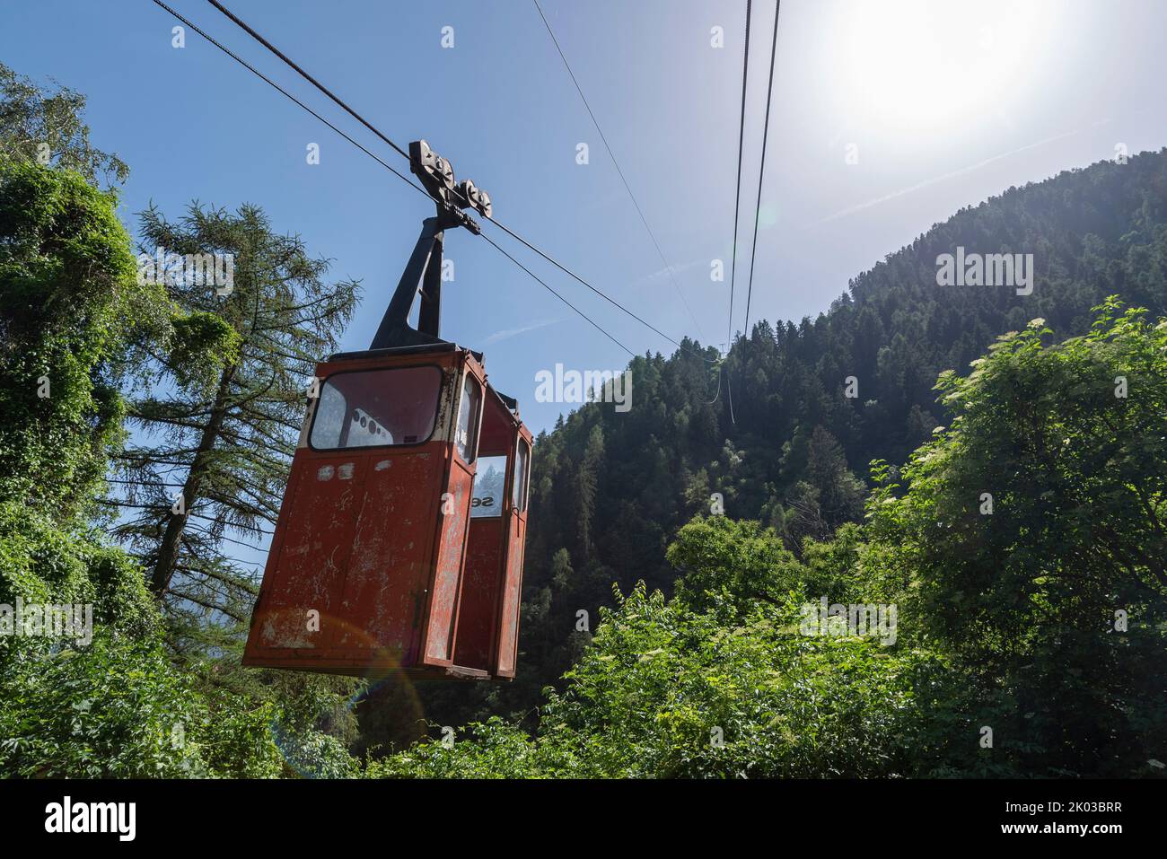 Alte Seilbahn, Gondel, Partschins, Südtirol, Italien Stockfoto