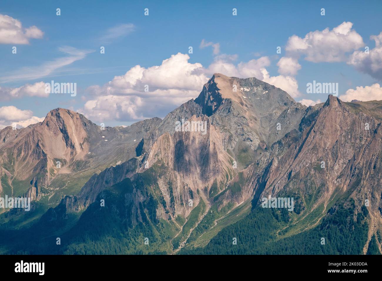 Italien, Südtirol, Bozen, Val di Vizze / Pfitschtal oder Pfitscher Tal. Felbespitze und Hochferner (Grabspitz / Cima Grava) in den Zillertaler Alpen an der Grenze zwischen Tirol, Österreich und Südtirol, Italien. Stockfoto