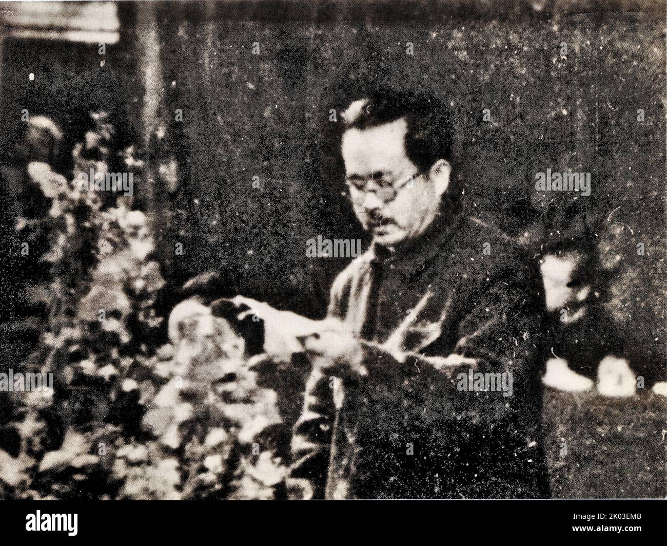 Ren Bishis Rede bei der Eröffnungszeremonie des 7. Nationalen Parteikongresses (23. April 1945). Ren Bishi (1904 -1950) militärischer und politischer Führer in der frühen Kommunistischen Partei Chinas (KPCh). Stockfoto