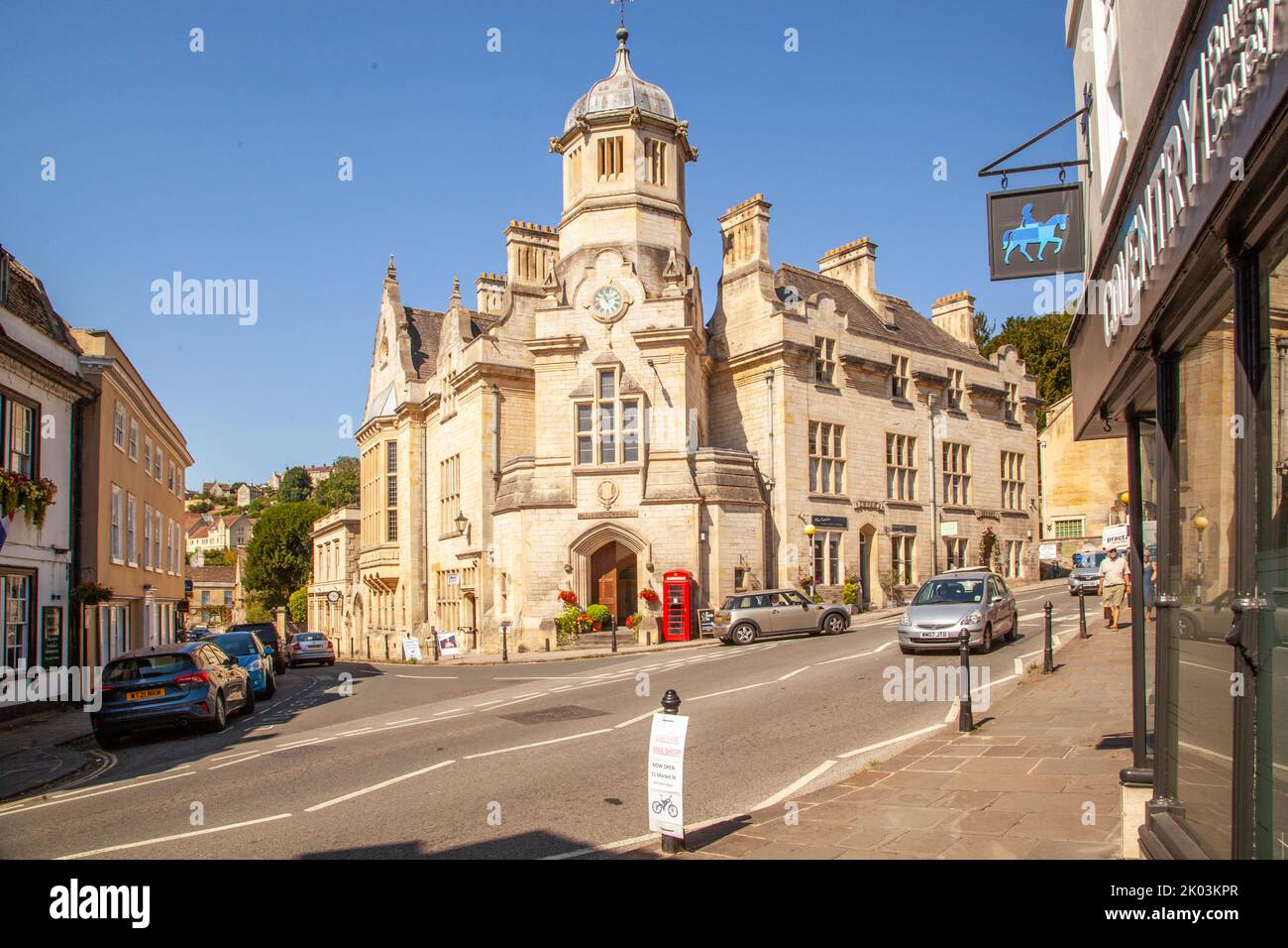 Die St. Thomas More Roman Catholic Church, ehemals Bradford-on-Avon Town Hall, ist ein Gotteshaus in der Market Street, Bradford-on-Avon, Wiltshire, Stockfoto