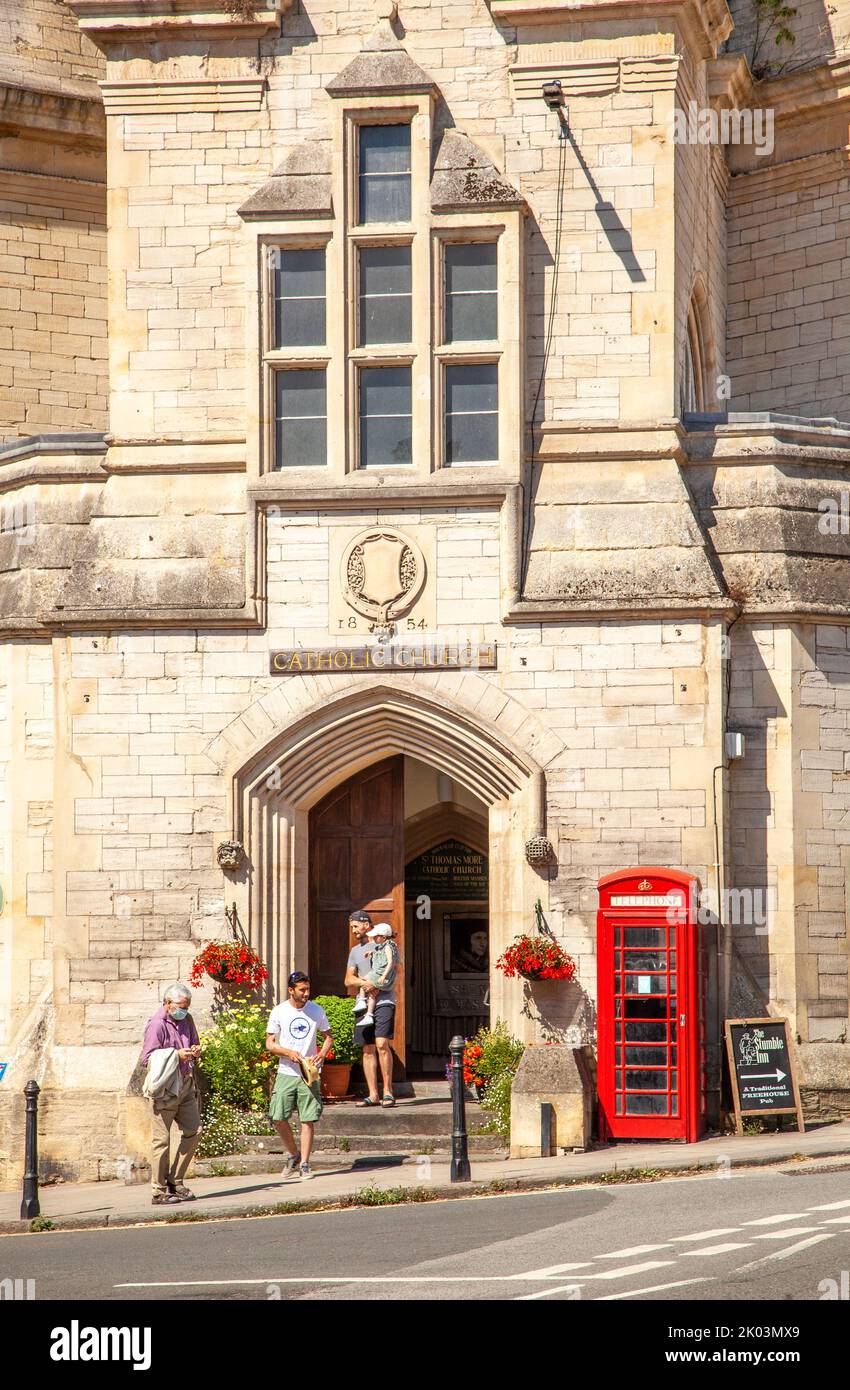 Die St. Thomas More Roman Catholic Church, ehemals Bradford-on-Avon Town Hall, ist ein Gotteshaus in der Market Street, Bradford-on-Avon, Wiltshire, Stockfoto