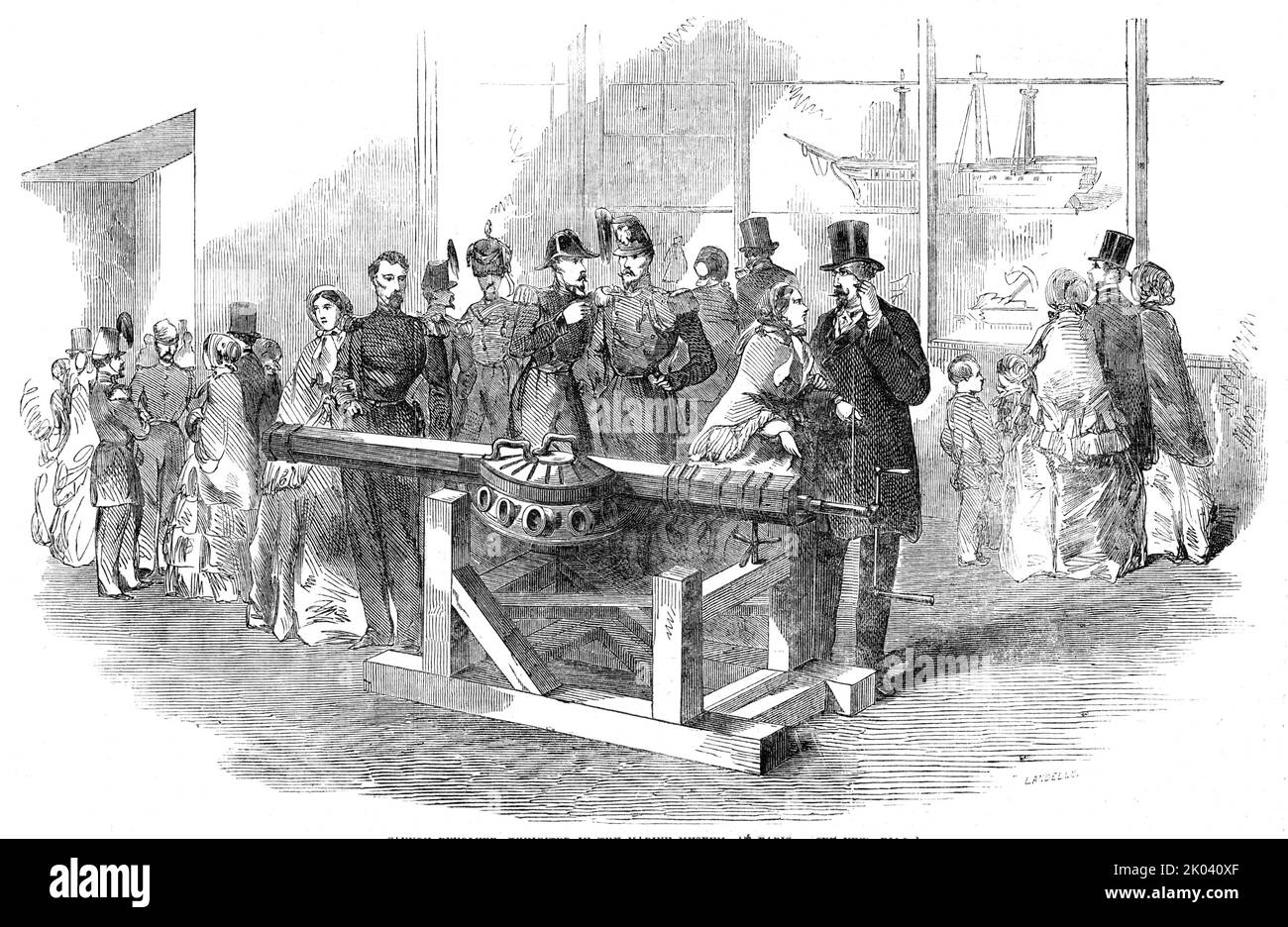 Cannon Revolver, ausgestellt im Marine Museum, Paris, 1854. „...ein Instrument, das vor einiger Zeit erfunden wurde. M. Frugier Coigny behauptet, es 1828 erfunden zu haben... man kann sofort die zahllosen Unannehmlichkeiten des Drehfasses erkennen... in erster Linie wird die Waffe schneller faul; Und dieser Defekt, nach einer gewissen Anzahl von Entladungen, verstopft und verhaftet alle Bewegungen der Maschinen ... es besteht die Gefahr einer Explosion aus mehreren Kammern zusammen losgehen. Diese Unannehmlichkeiten sind nicht durch eine Verbesserung der mechanischen oder instrumentalen Details zu entfernen, sondern gehören dazu Stockfoto