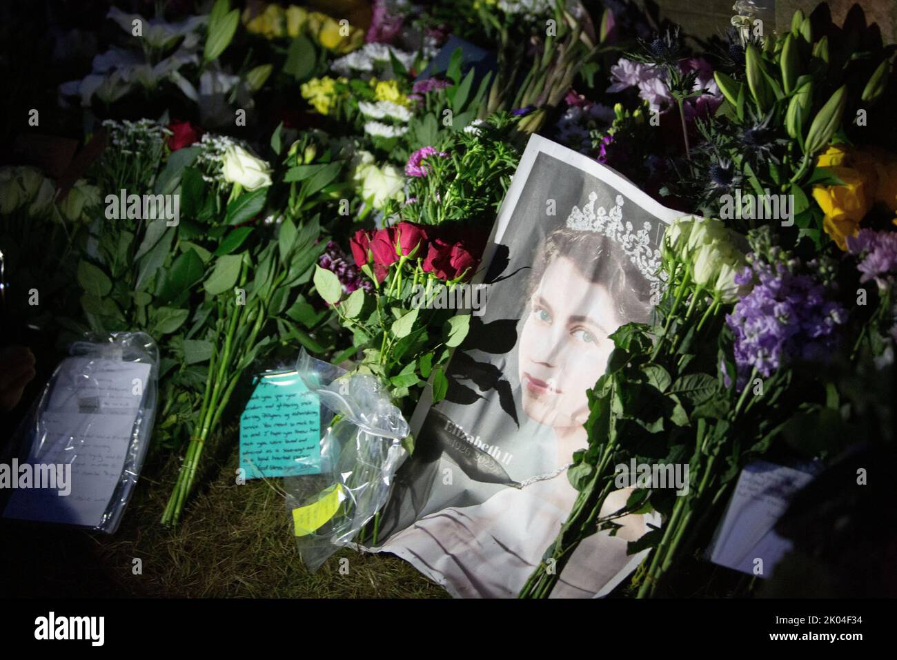 Edinburgh, 9.. September 20202. Im Palace of Holyroodhouse in Edinburgh werden die Bürger respektiert. Die Königin starb friedlich am 8.. September 2022 in Balmoral. Schottland Bild: Pako Mera/Alamy Live News Stockfoto