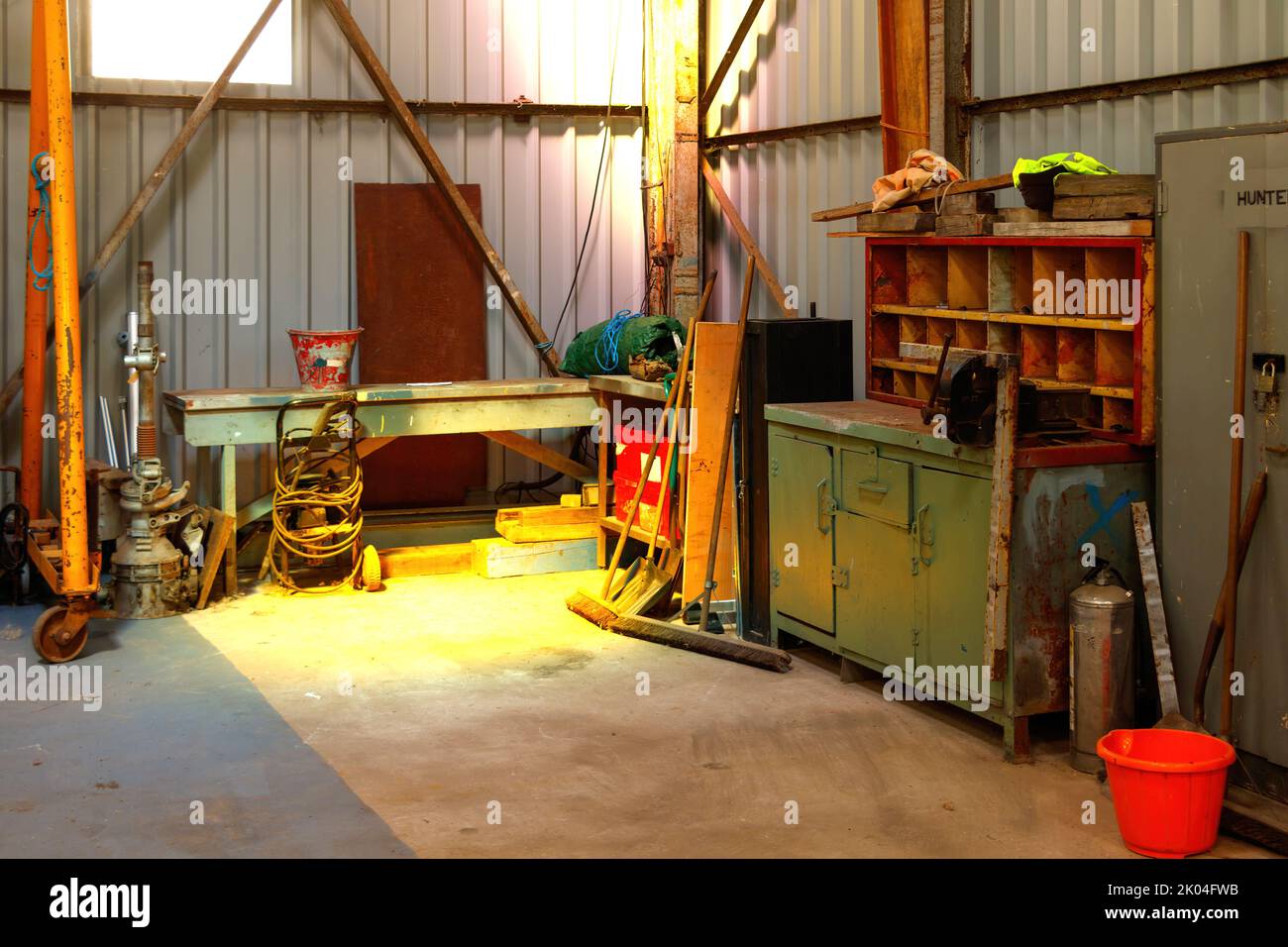 Innenraum des Workshops im North East Land Sea & Air Museum Stockfoto