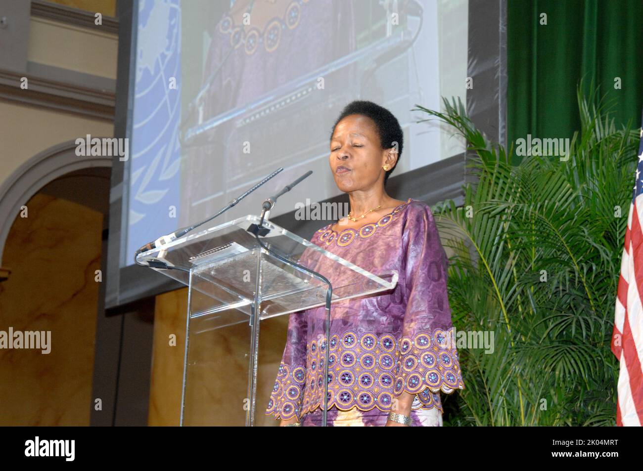 Feier zum WeltHabitat-Tag der Vereinten Nationen, Preisverleihung im National Building Museum, Washington, D.C., mit HUD-Sekretärin Shaun Donovan, der US-Vertreterin bei den Vereinten Nationen, Susan Rices, Leiterin des Humnan Settlements Program der Vereinten Nationen, Anna Tibaijuka, Direktorin des Innenpolitikrats des Weißen Hauses, Melody Barnes, Judith Rudin, Präsidentin der Rockefeller Foundation, und Jon Bon Jovi, Rockstar, gehören zu den zahlreichen teilnehmenden Würdenträgern. Stockfoto