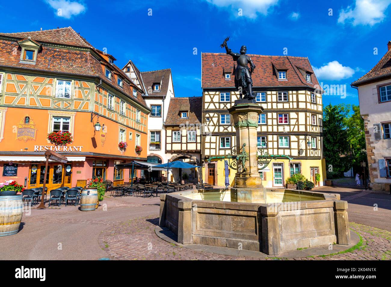 Schwendi-Brunnen auf dem Place de l'Ancienne-Douane in der mittelalterlichen Stadt Colmar, Elsass, Frankreich Stockfoto