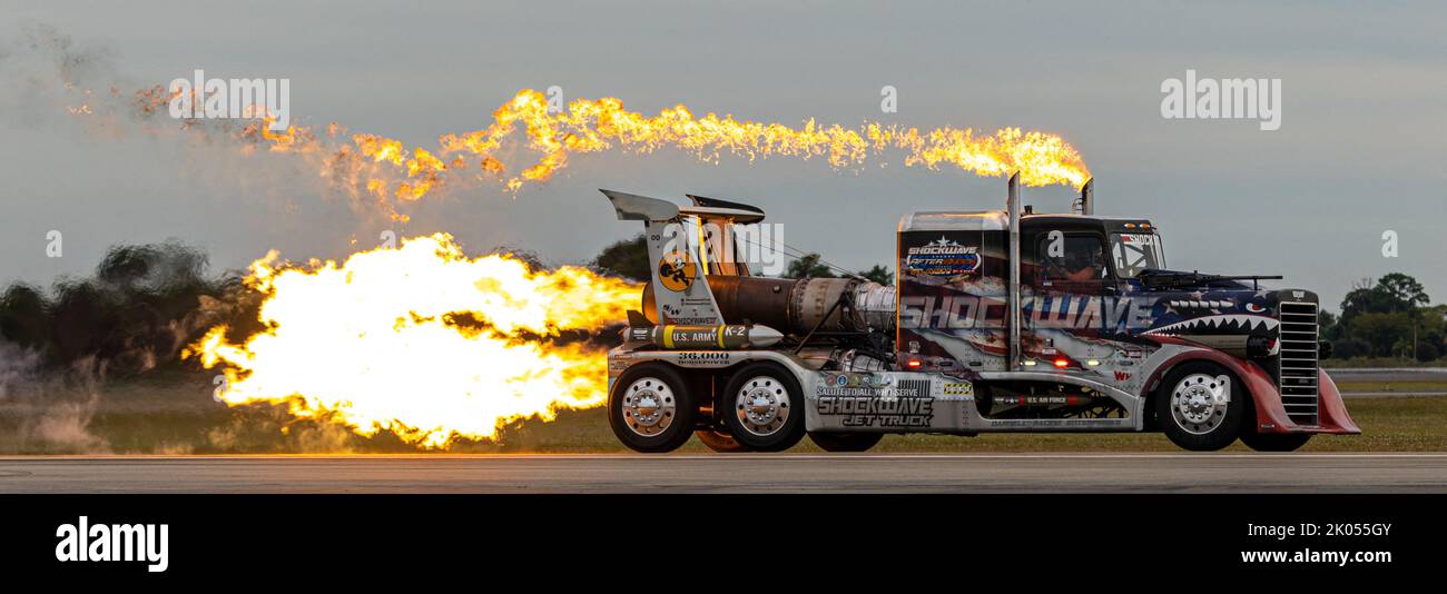 Der unglaubliche Chris Darnell bei der Stuart Air Show Stockfoto