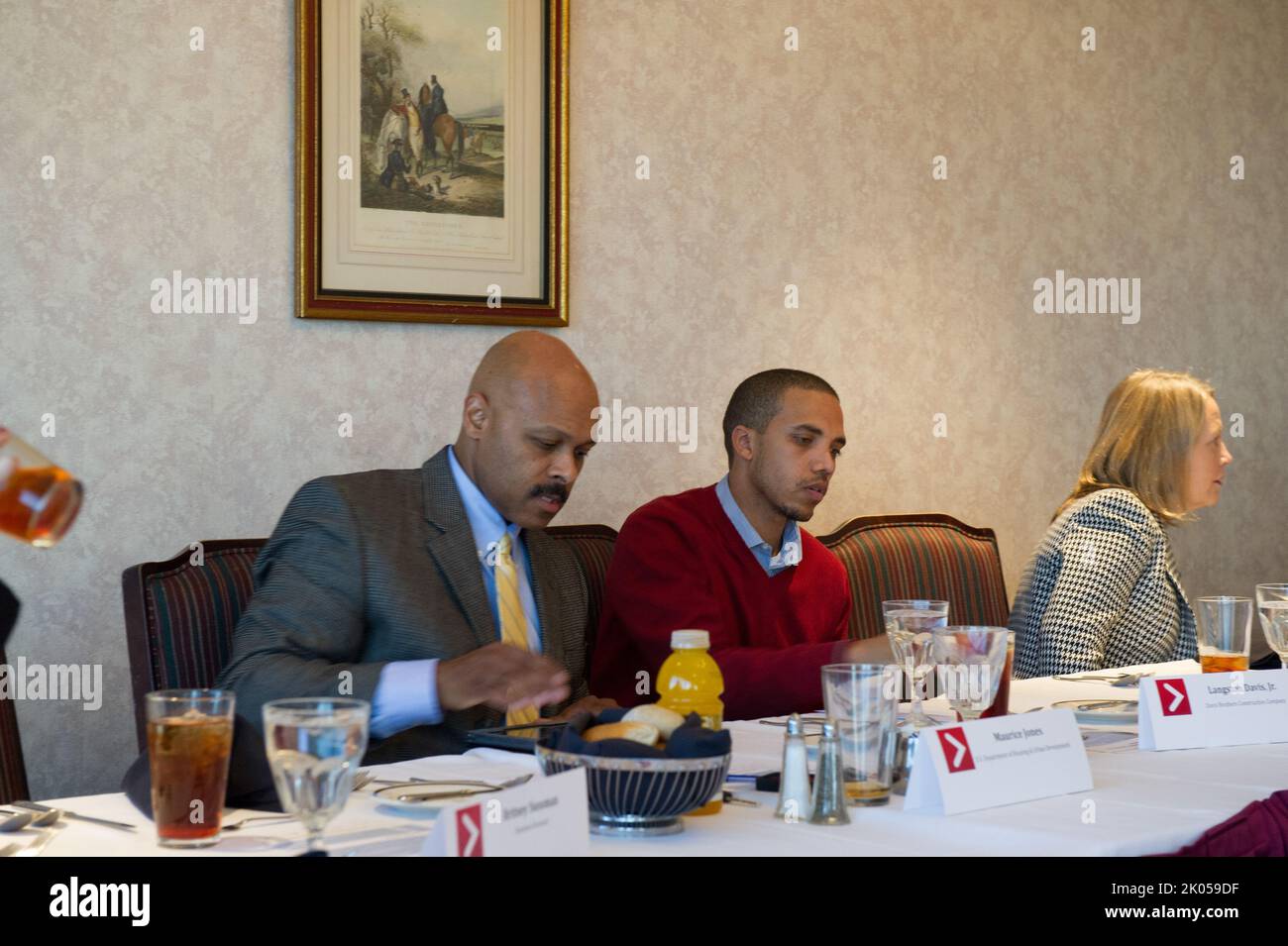 Richmond, Virginia, Wirtschaftsführer, Roundtable zum Thema „Promise Zones“, mit dem stellvertretenden Sekretär Maurice Jones unter den Gastteilnehmern. Stockfoto
