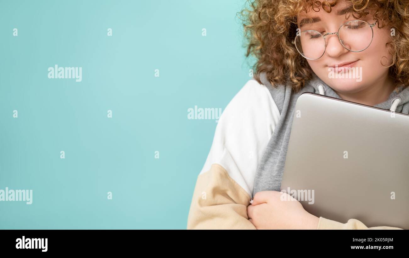 Technologie Liebhaber Internet Beziehung Mädchen Laptop Stockfoto