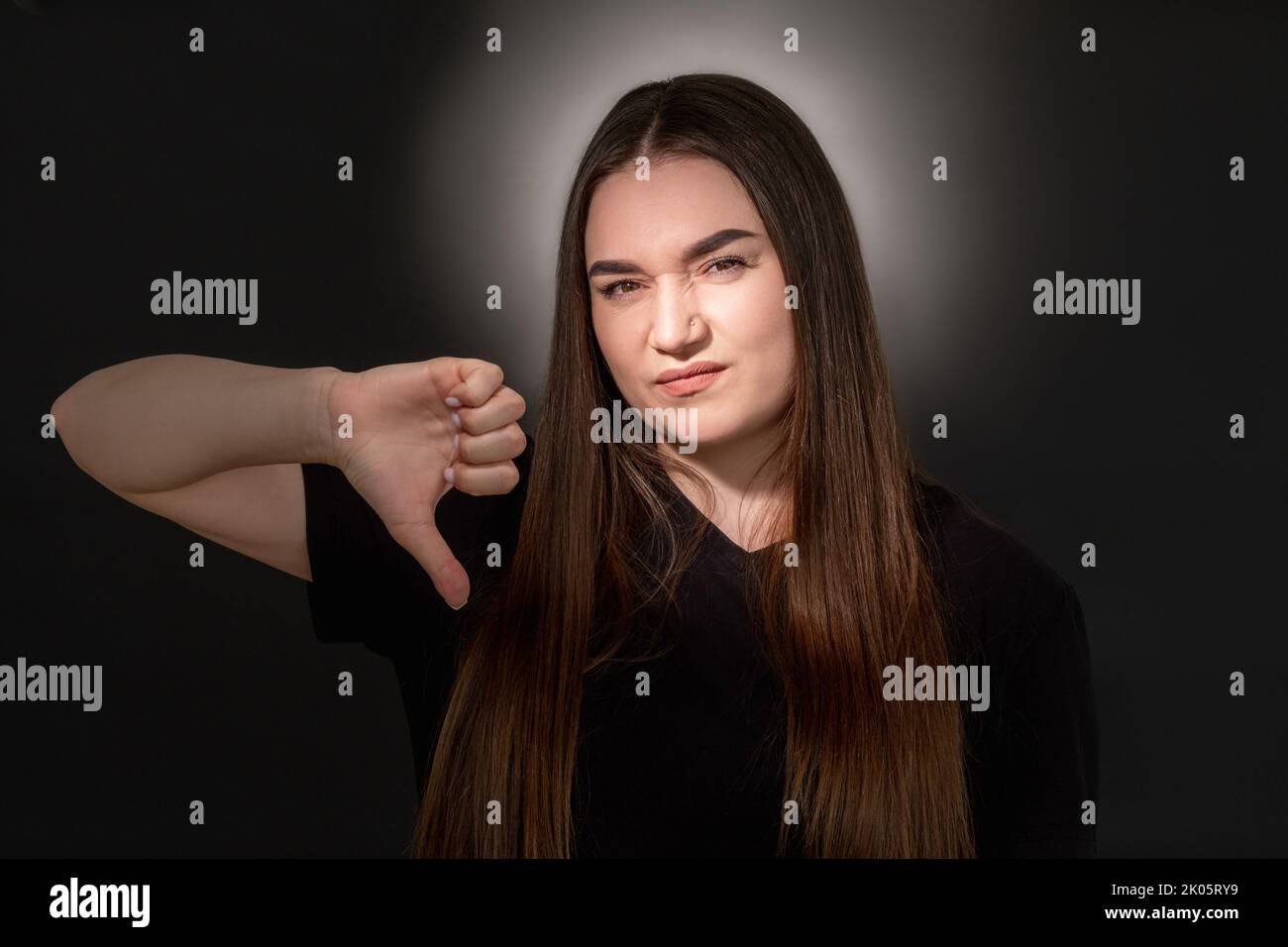 Frau protestierte ablehnende Geste enttäuschte Dame Stockfoto