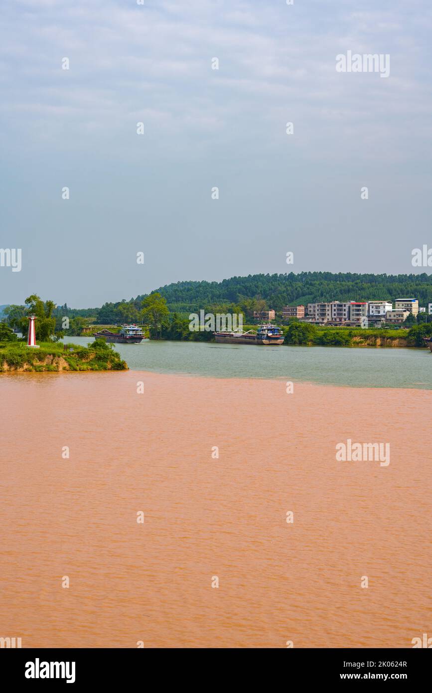 Sanjiangkou, Nanning, Guangxi, China, die Trennlinie, an der sich die beiden Flüsse treffen Stockfoto