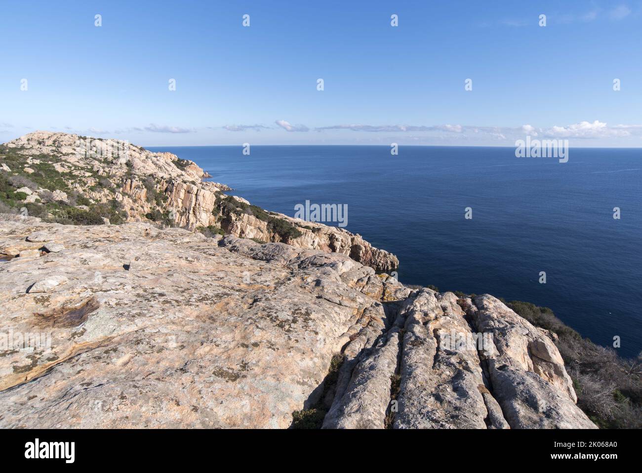 Costa rocciosa della Sardegna Stockfoto