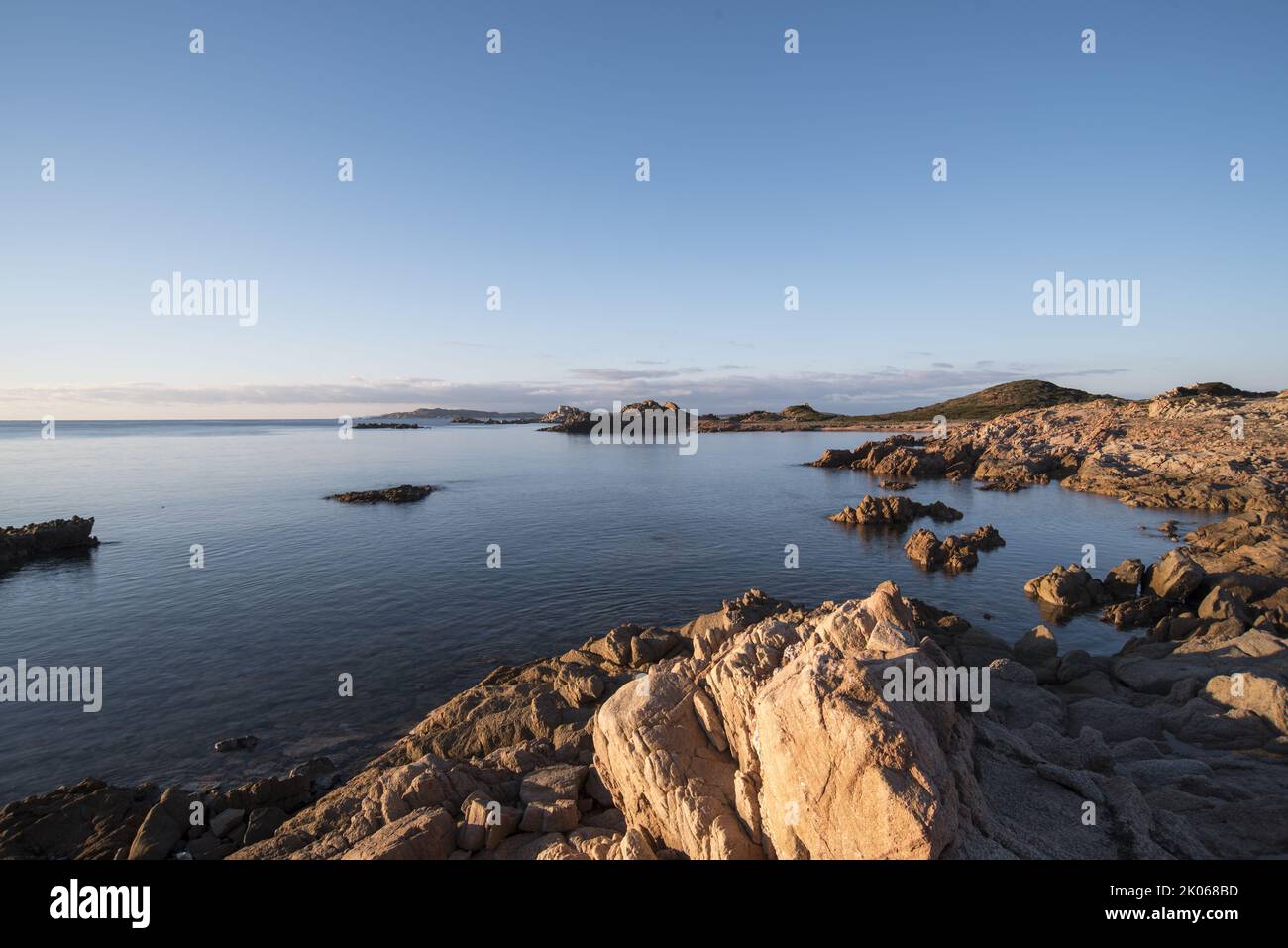 Costa rocciosa della Sardegna Stockfoto