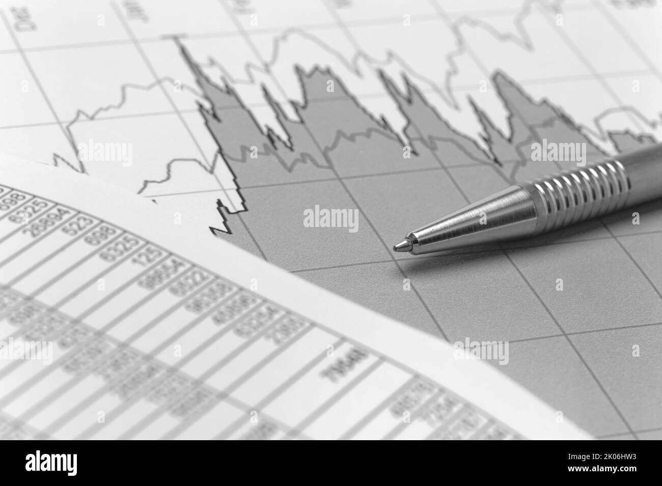 Finanzen und Wirtschaft mit Diagramm Stockfoto