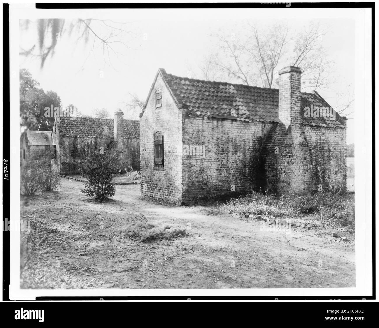 Boone Hall, Gebäude auf dem Gelände, Mount Pleasant vic., Charleston County, South Carolina, 1938. (Backstein-Sklavenkabinen in der Slave Street, Boone Hall Plantation, erbaut zwischen 1790 und 1810). Stockfoto