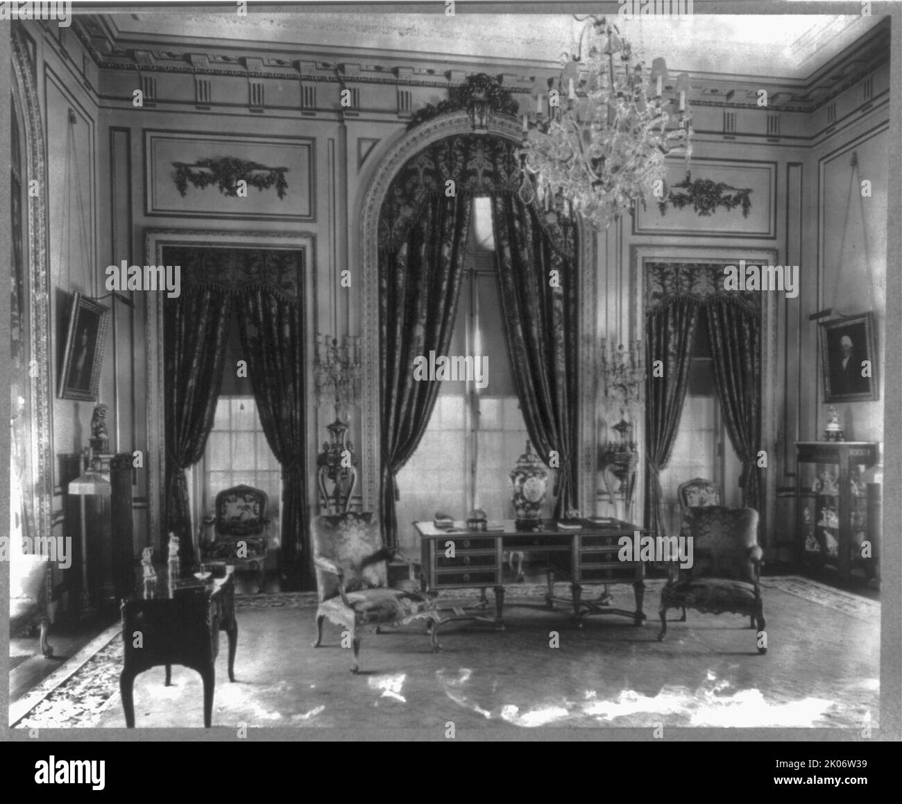 „Whitemarsh Hall“, Edward Townsend Stotesbury House, WYNDMOOR, Pennsylvania, 1922 oder 1923. Hausarchitektur: Horace Trumbauer, fertiggestellt 1922. Terrassenlandschaft: Jacques-Auguste-Henri GRE &#XB4;ber. Stockfoto