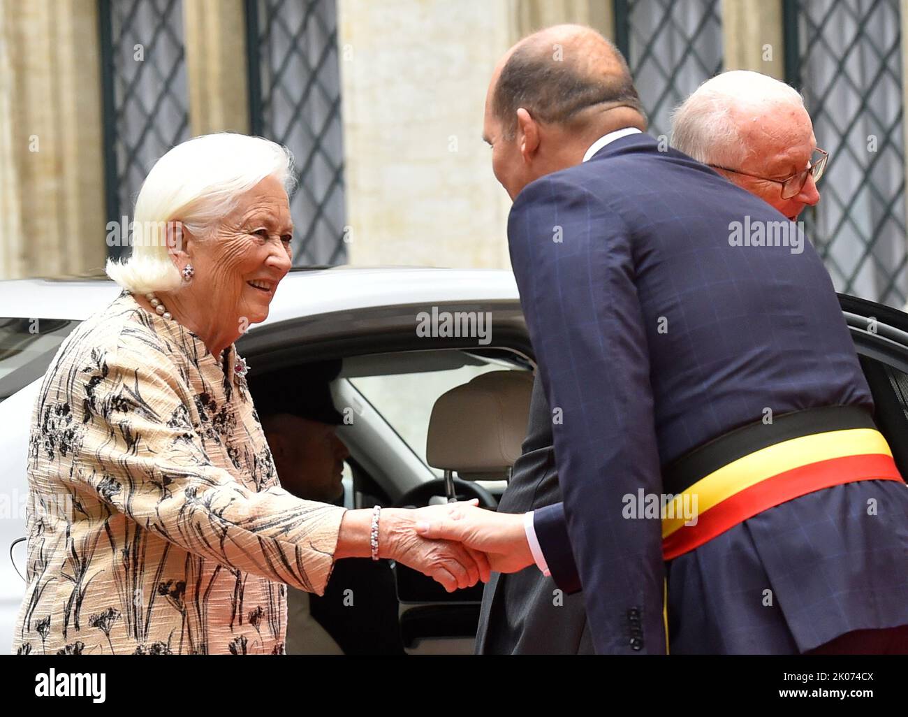 Königin Paola von Belgien und König Albert II. Kommen zur offiziellen ...