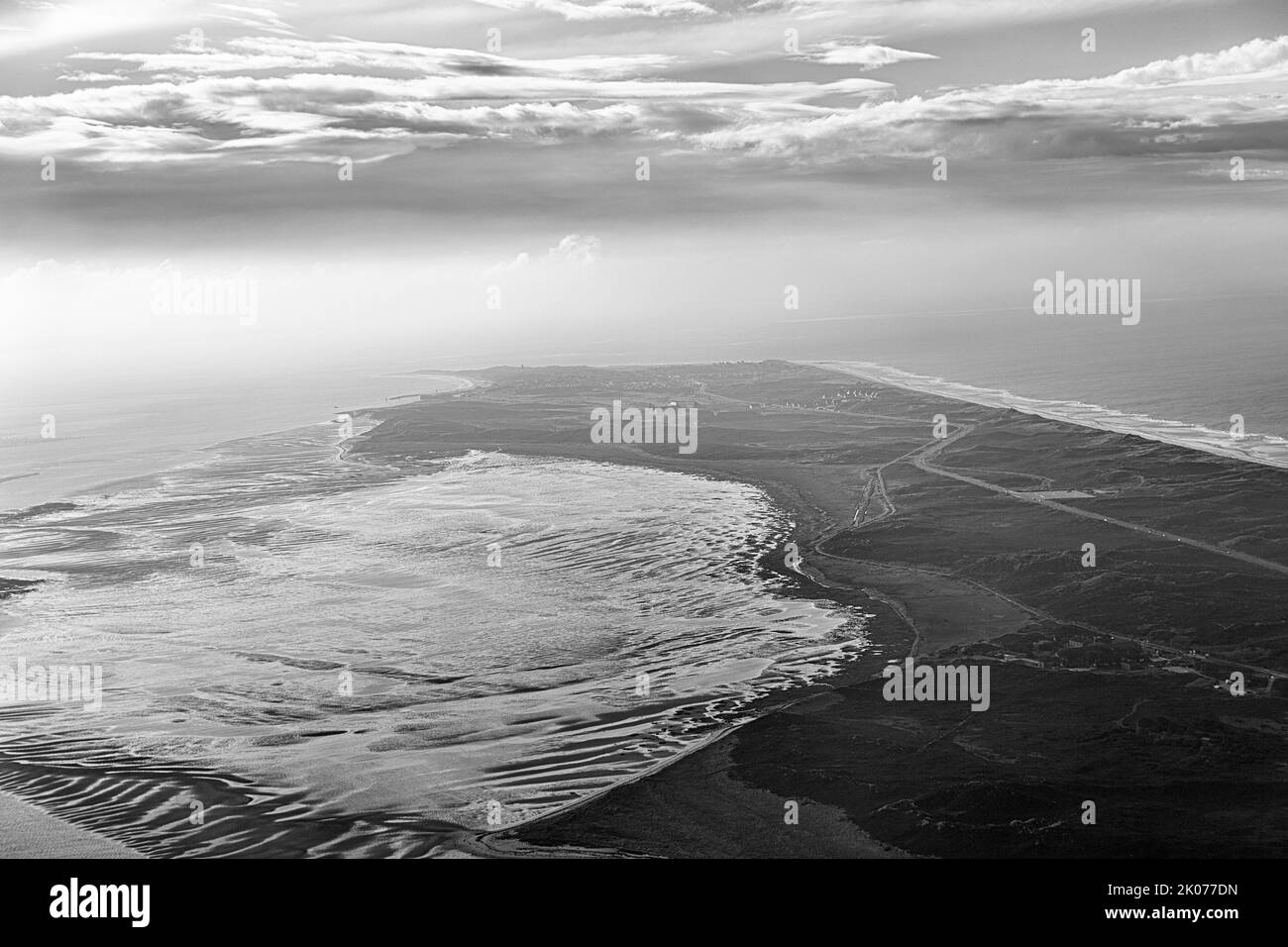 Küstenlinie der Gemeinde Hoernum, Luftaufnahme, Schwarz-Weiß-Aufnahme, Südspitze von Sylt, Nordfriesische Inseln, Nordsee Stockfoto