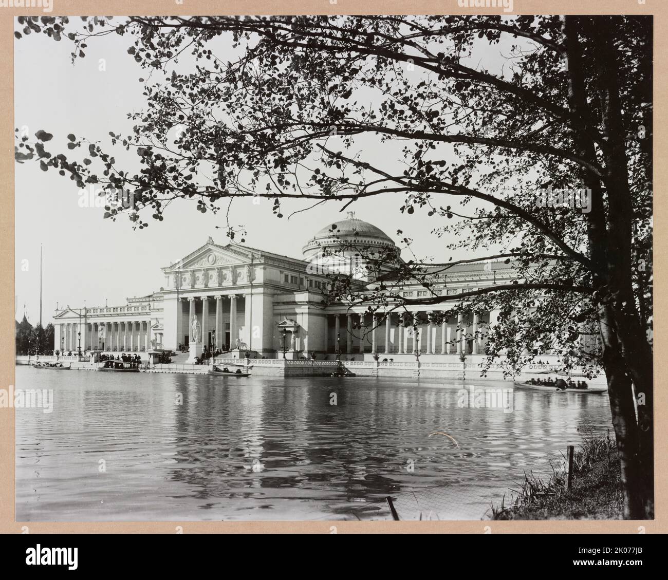 Ill. Chicago -- Columbian Expo., 1892. Das Foto zeigt den Südeingang des Art Palace, World's Columbian Exposition, Chicago, Illinois. Titel von Element transkribiert. Frances Benjamin Johnston Collection (Library of Congress). Stockfoto