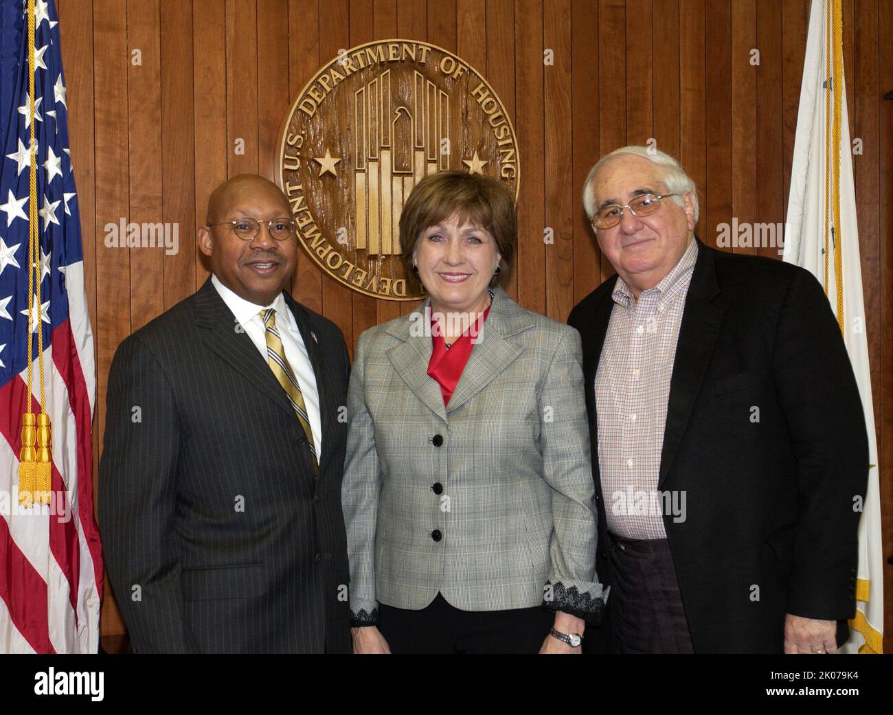 Sekretär Alphonso Jackson erhält Besuch im HUD-Hauptquartier von Kathleen Blanco, Gouverneurin von Louisiana. Stockfoto