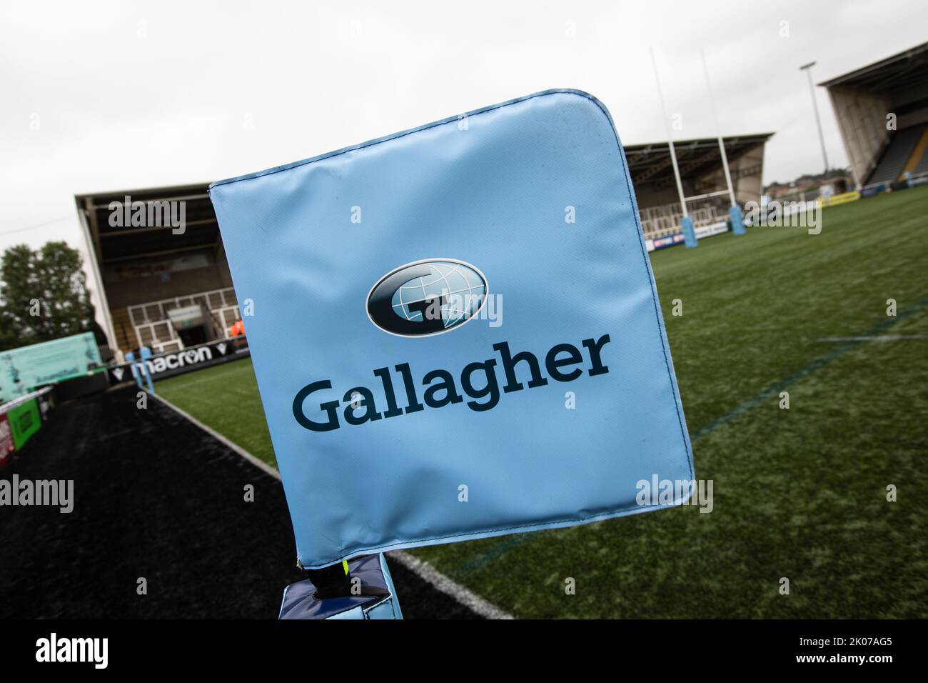 Newcastle, Großbritannien. 10. September 2022. Eine allgemeine Aufnahme der Touch-Flagge und des Südstandes vor dem Spiel der Gallagher Premiership zwischen Newcastle Falcons und Harlequins im Kingston Park, Newcastle am Samstag, dem 10.. September 2022. (Kredit: Chris Lishman | MI News) Kredit: MI Nachrichten & Sport /Alamy Live News Stockfoto