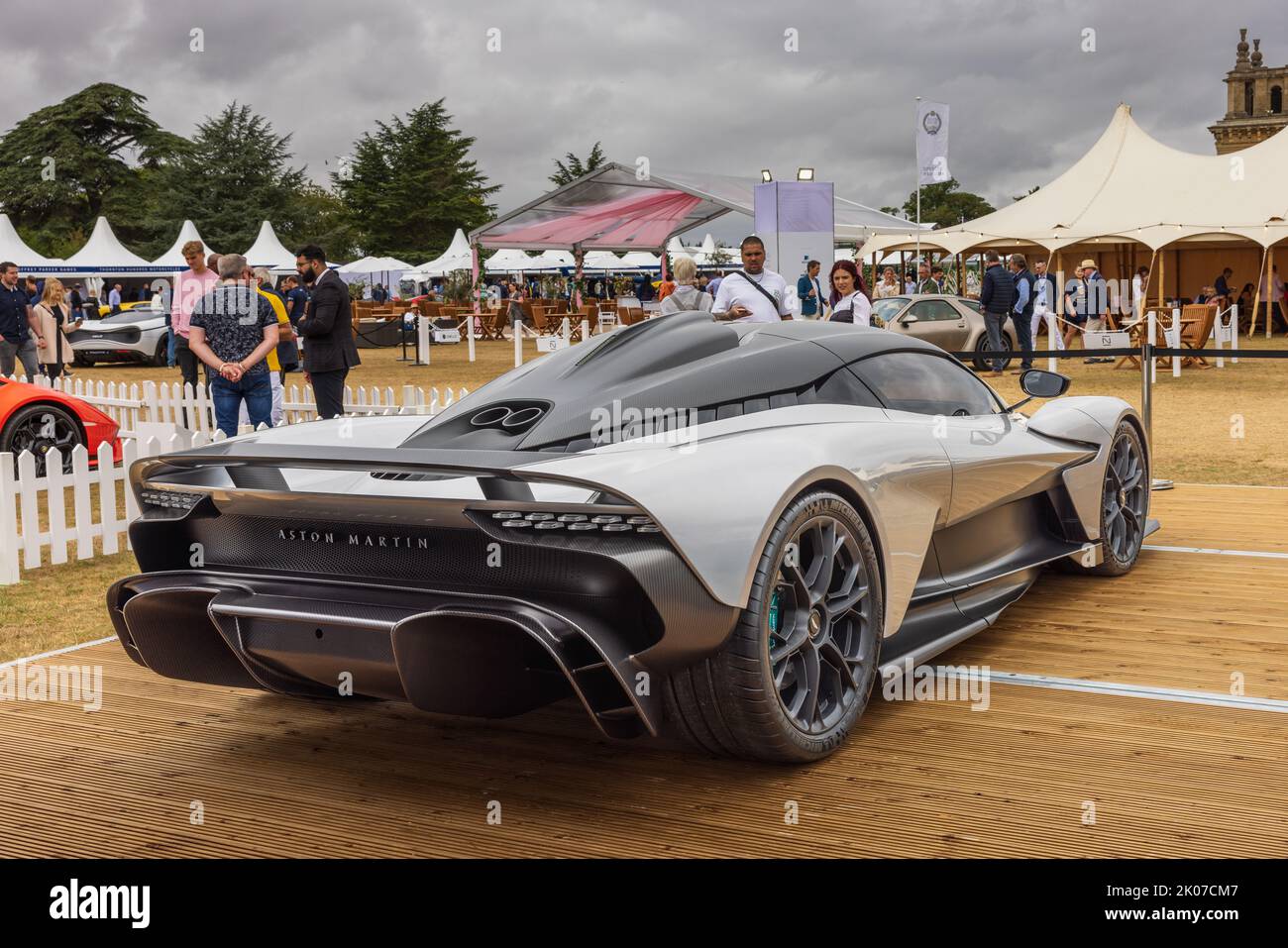 Aston Martin Valkyrie, ausgestellt auf der Salon Privé Concours d’Elégance Motorshow, die am 4.. September 2022 im Blenheim Palace stattfand Stockfoto