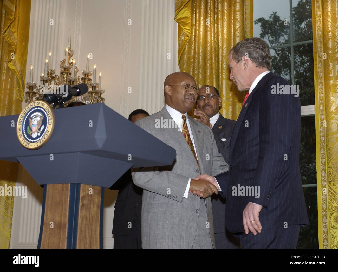 Veranstaltung des Weißen Hauses, angeführt von Präsident George W. Bush, zu Ehren des Black History Month, mit amtiertem Sekretär Alphonso Jackson unter den Würdenträgern. Stockfoto