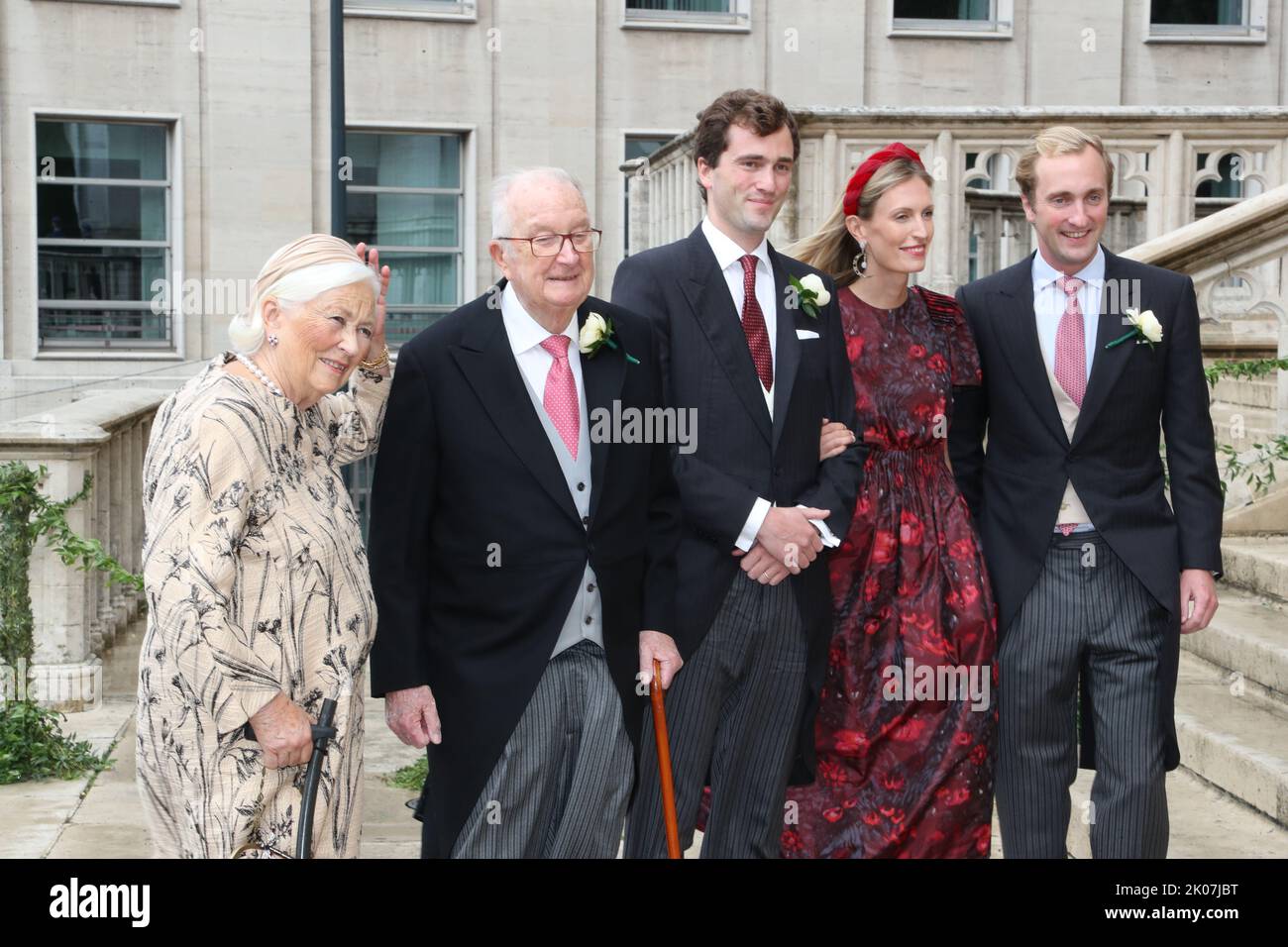 Königin Paola von Belgien, König Albert II. Von Belgien, Prinz Amedeo, Elisabetta Rosboch von Wolkenstein und Prinz Joachim im Bild bei der Ankunft zur Hochzeitszeremonie von Prinzessin Maria-Laura von Belgien und William Isvy in der St. Michael und St. Gudula Kathedrale (Kathedrale des Saints Michel et Gudule / Sint-Michiels- en Sint-Goedele kathedraal), Samstag, 10. September 2022, in Brüssel. BELGA FOTO NICOLAS MAETERLINCK Stockfoto