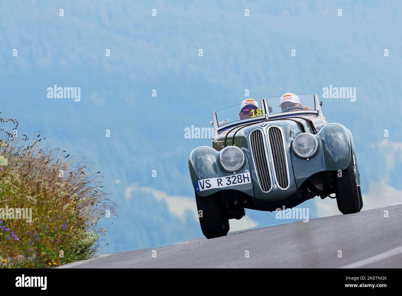 Oldtimer-Rallye Ennstal Classic 2022, BMW 328 mit Ex-Rennfahrer Dieter Quester am Steuer, Baujahr 1937, Großglockner Hochalpenstraße Stockfoto