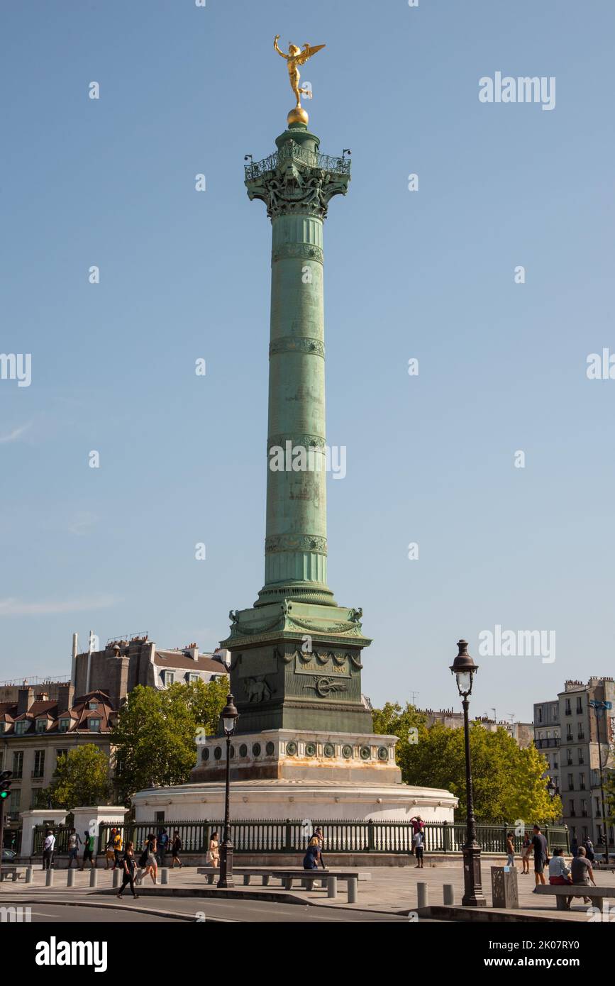 Paris, Frankreich. August 2022.D ie Julisäule, Colonne de Juillet, auf dem Place de la Bastille in Paris, Frankreich. Hochwertige Fotos Stockfoto