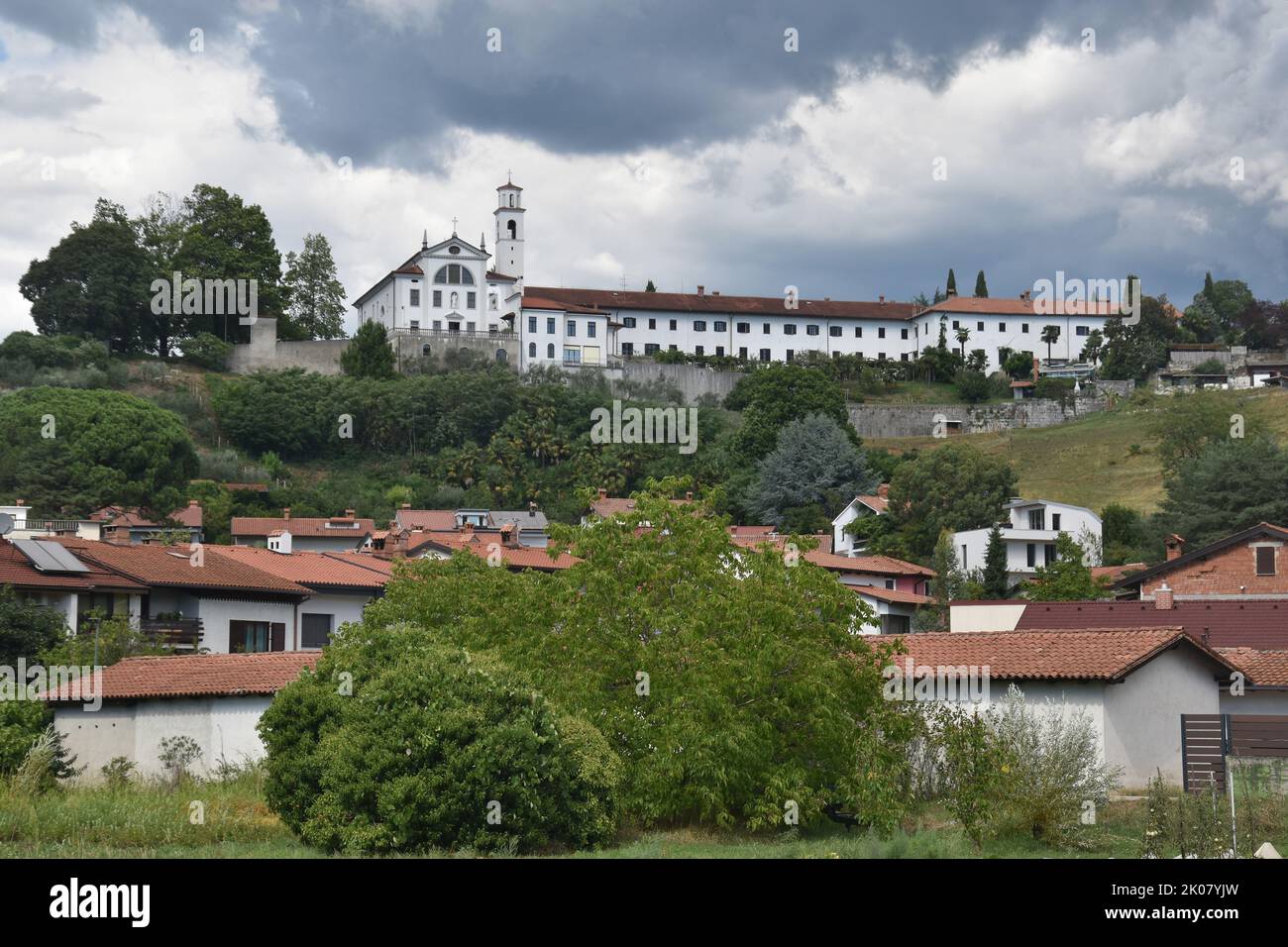 Das Kloster von Kostanjevica in Nova Gorica, Slowenien. Grenze zu Görz, Italien Stockfoto