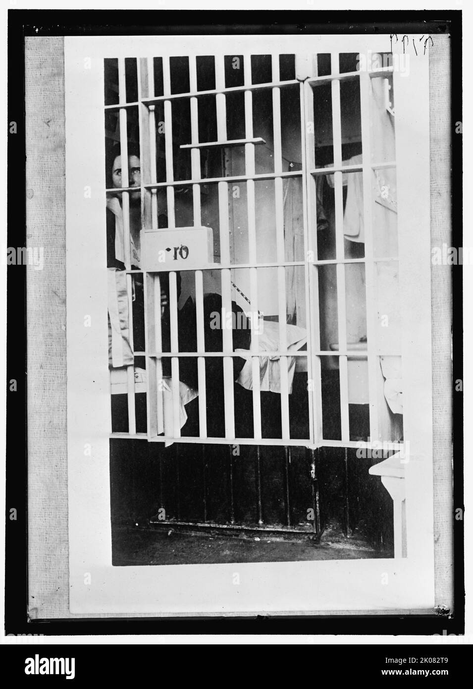 Frauenwahlrecht, Gefängniszelle, zwischen 1916 und 1918. Kämpferin hinter Gittern. Mit der Verabschiedung des Änderungsantrags von 19. erhielten Frauen in den Vereinigten Staaten 1920 das gesetzliche Stimmrecht. Stockfoto