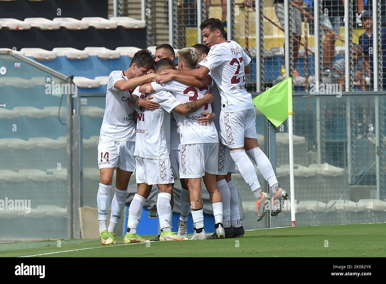 Die Spieler von Reggina feiern im Rahmen des AC Pisa vs Reggina 1914, dem italienischen Fußballspiel der Serie B in Pisa, Italien, am 10 2022. September Stockfoto