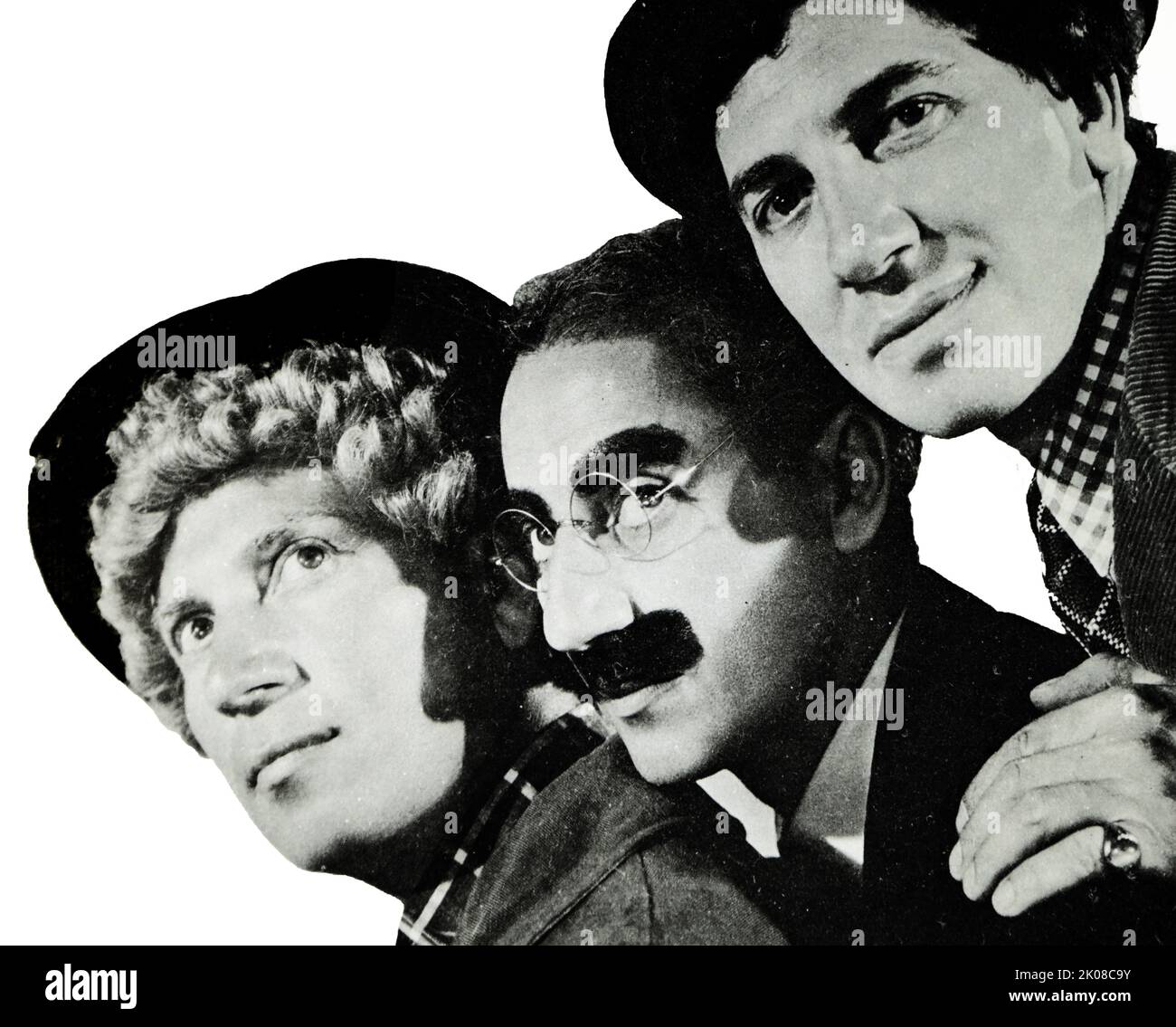 Die drei berühmten Marx Brothers waren eine amerikanische Familienkomödie, die von 1905 bis 1949 in Varieté, am Broadway und in Filmaufnahmen erfolgreich war. Die Brüder sind fast allgemein unter ihren Bühnennamen bekannt und werden von links nach rechts abgebildet: Harpo, Groucho und Chico Stockfoto