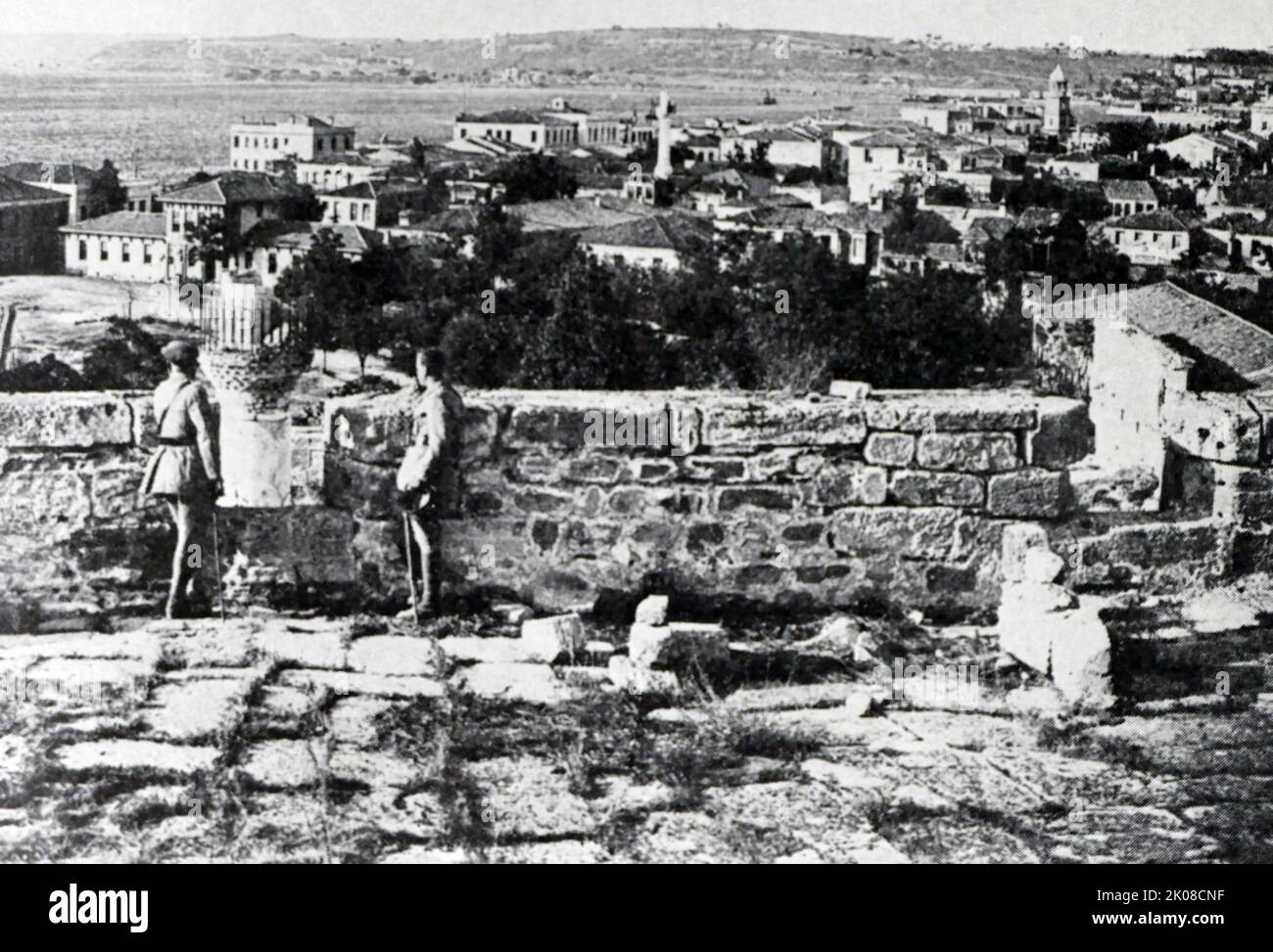 Die Stadt Chanak an der asiatischen Küste vor den Dardanellen während des Feldzugs in Gallipoli war eine militärische Kampagne im Ersten Weltkrieg, die vom 17. Februar 1915 bis zum 9. Januar 1916 auf der Halbinsel Gallipoli stattfand Stockfoto