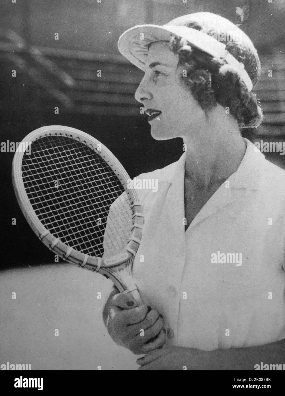 Helen Newington Wills (6. Oktober 1905 - 1. Januar 1998), auch bekannt unter ihren verheirateten Namen Helen Wills Moody und Helen Wills Roark, war eine amerikanische Tennisspielerin. Während ihrer Karriere gewann sie 31 Grand-Slam-Turniertitel (Einzel-, Doppel- und Mixed-Doubles), darunter 19 Einzeltitel Stockfoto