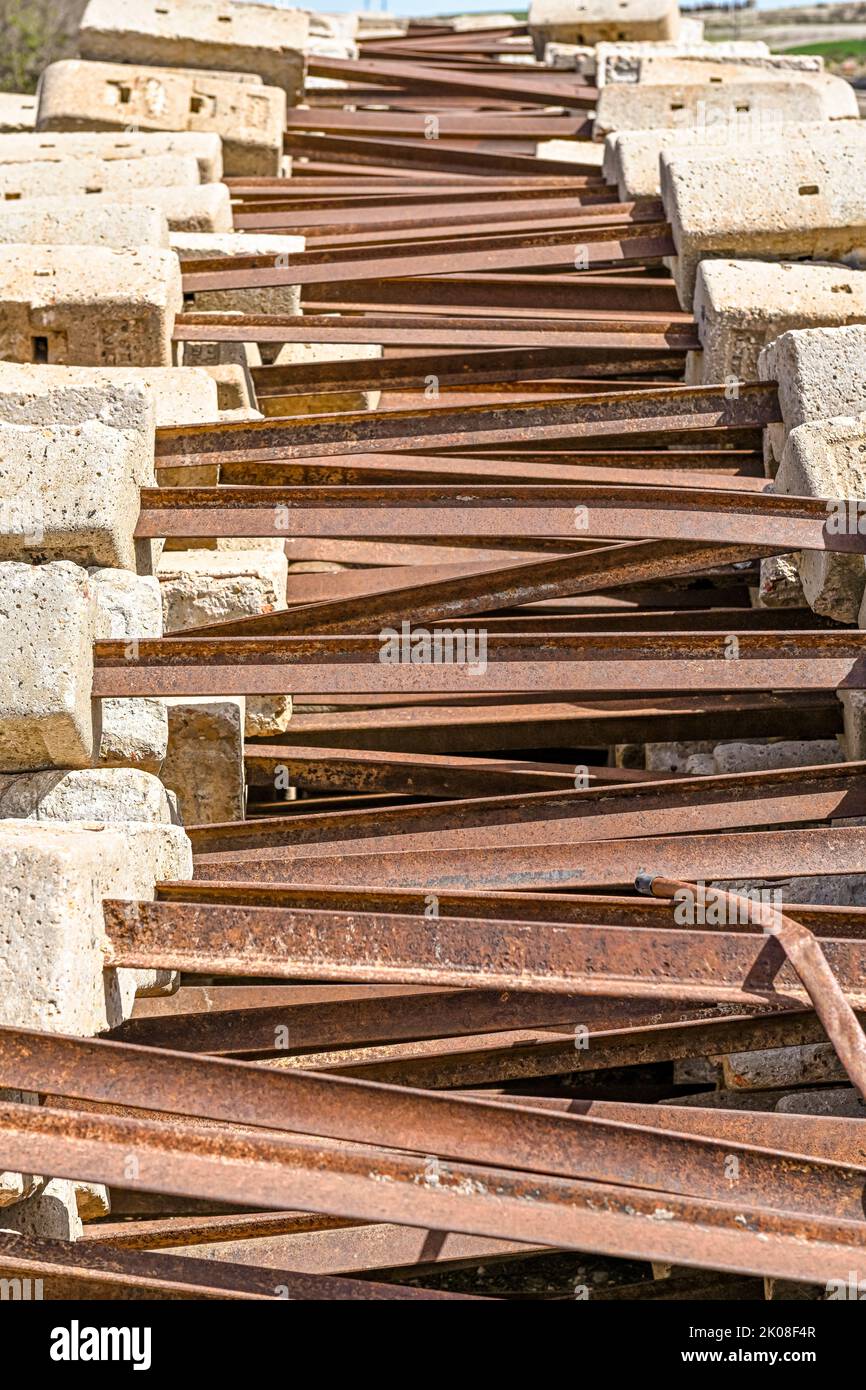 Bahninfrastruktur in der Nähe eines Bahnhofs. Stockfoto