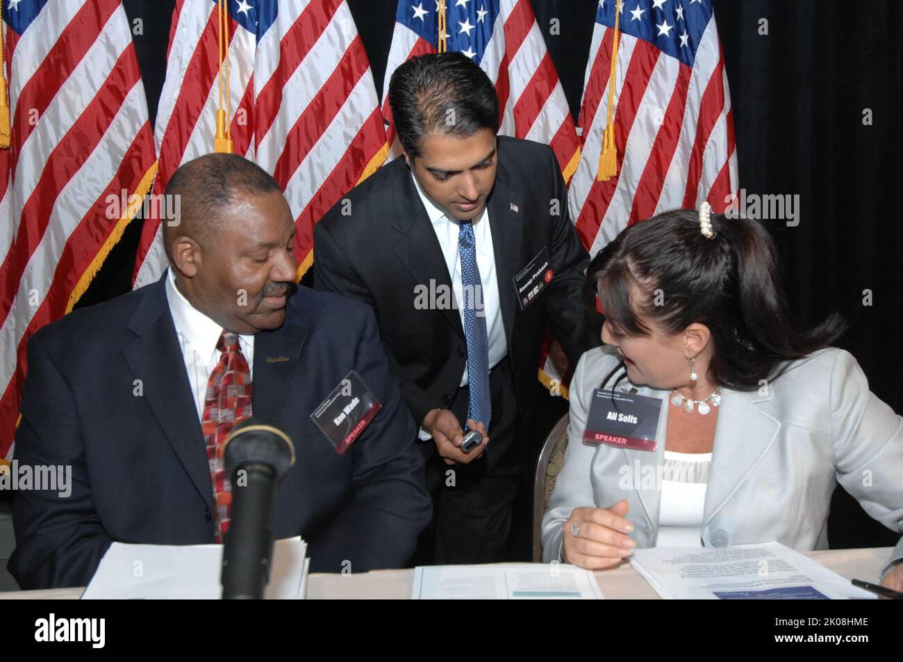 Housing Summit – vom HUD gesponserter Gipfel zum Thema Wohnen, „Partnering for Responsible Policy“, im Mandarin Hotel, Washington, D.C. Thema des Housing Summit: HUD-gesponserter Wohnungsbaugipfel „Partnering for Responsible Policy“ im Mandarin Hotel, Washington, D.C. Stockfoto