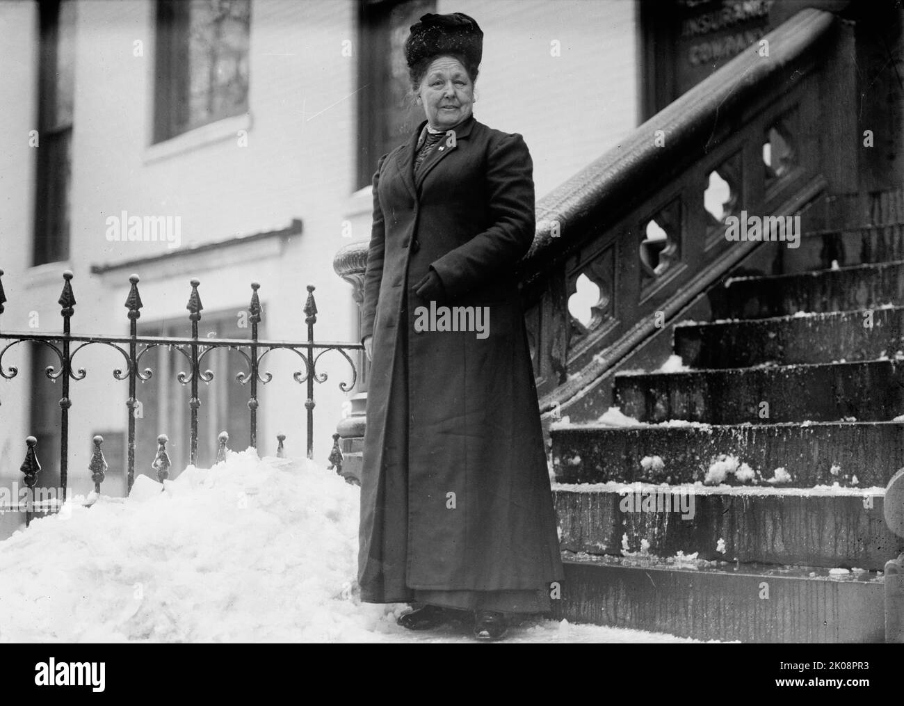 Women's Christian Temperance Union - Ellen Stone, 1911. [Der erklärte Zweck der 1874 gegründeten Woman's Christian Temperance Union (WCTU) war es, durch Abstinenz, Reinheit und evangelikales Christentum eine "nüchterne und reine Welt" zu schaffen. Tausende von Frauen marschierten in Spirituosenläden und Bars und forderten, dass die Besitzer eine Zusage unterschreiben, den Verkauf von alkoholischen Getränken einzustellen. Da diese Frauen sich für Mäßigung und die Angelegenheiten ihrer Häuser einsetzten, forderten sie auch eine gleichberechtigte Rolle bei der öffentlichen Aktivität. „Die Temperanzbewegung gab den Frauen tatsächlich die Möglichkeit, sich in der Öffentlichkeit zu engagieren Stockfoto